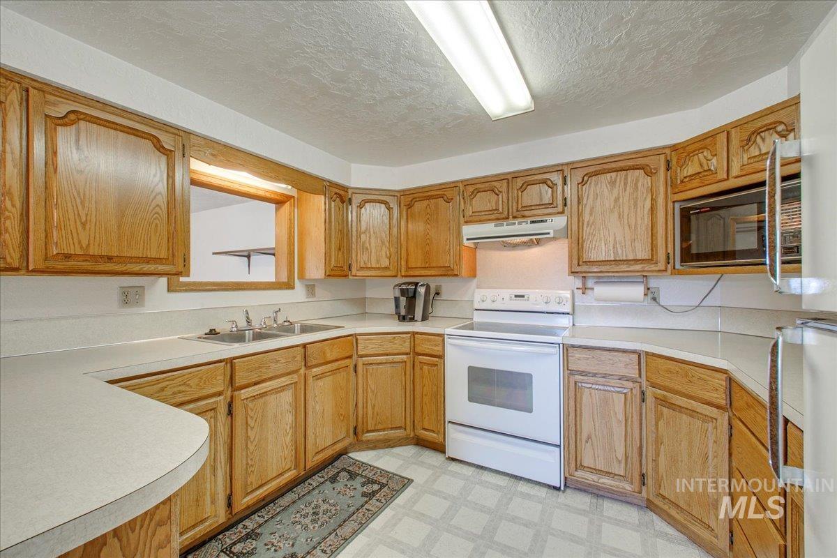 2224 4th St S Property Photo 9