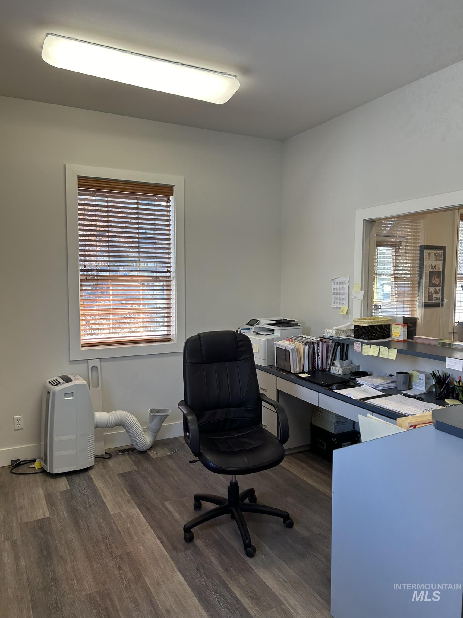 315 N River St. Property Photo 4