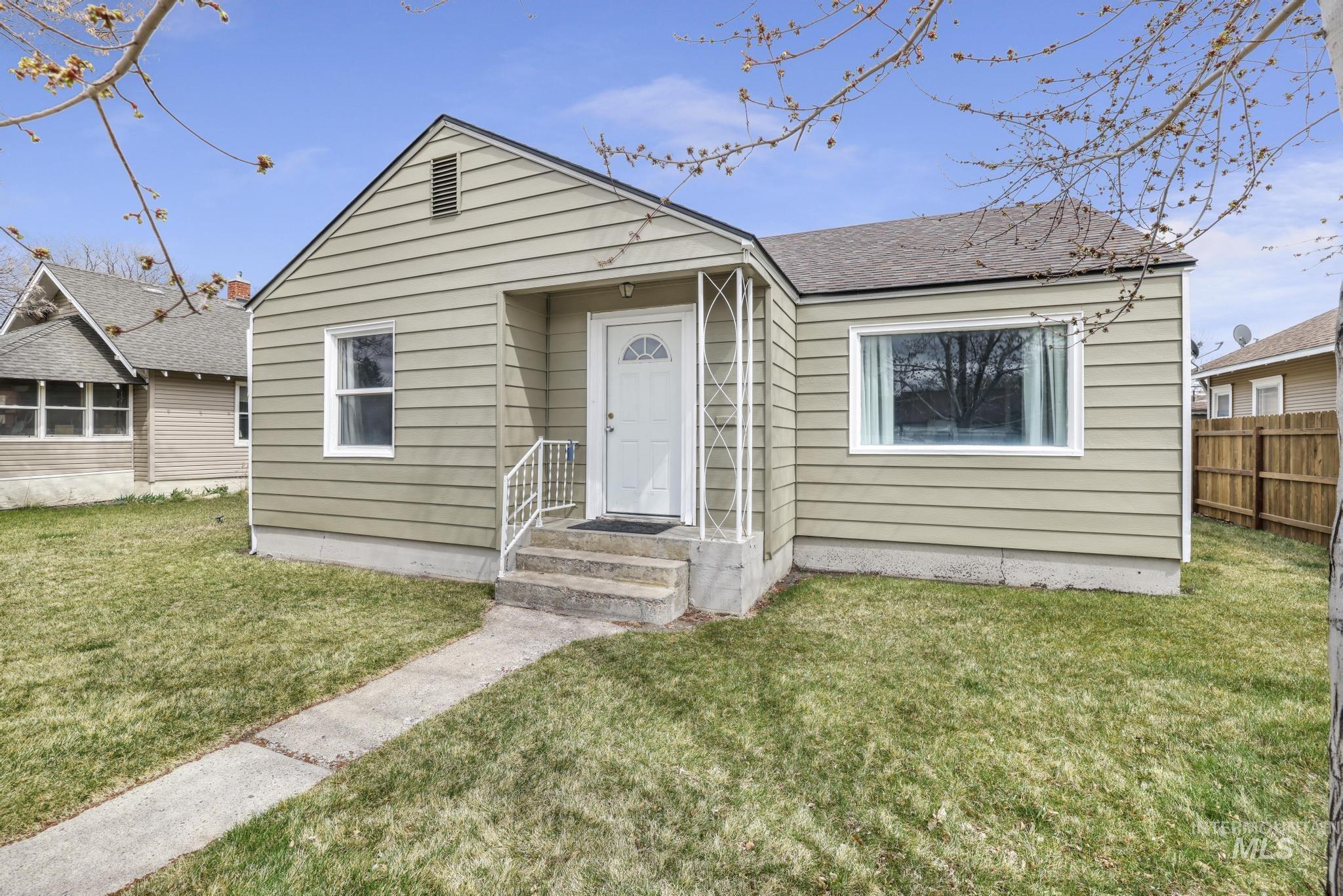 818 H Street Property Photo 1