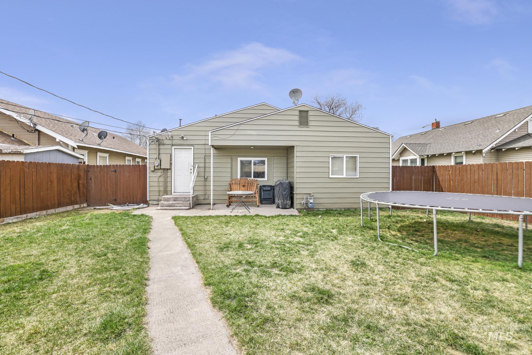 818 H Street Property Photo 30