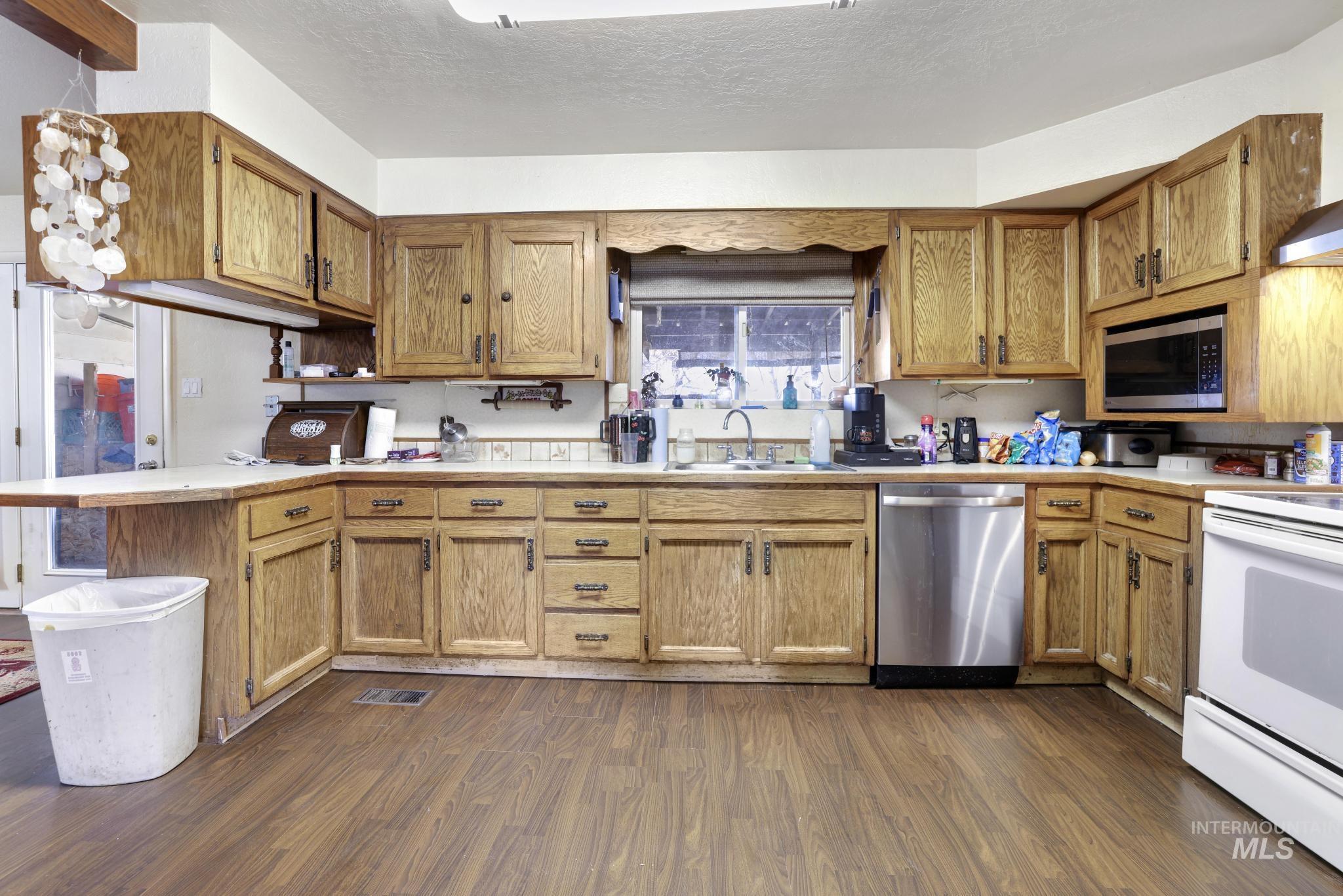 151 Fillmore Street Property Photo 8