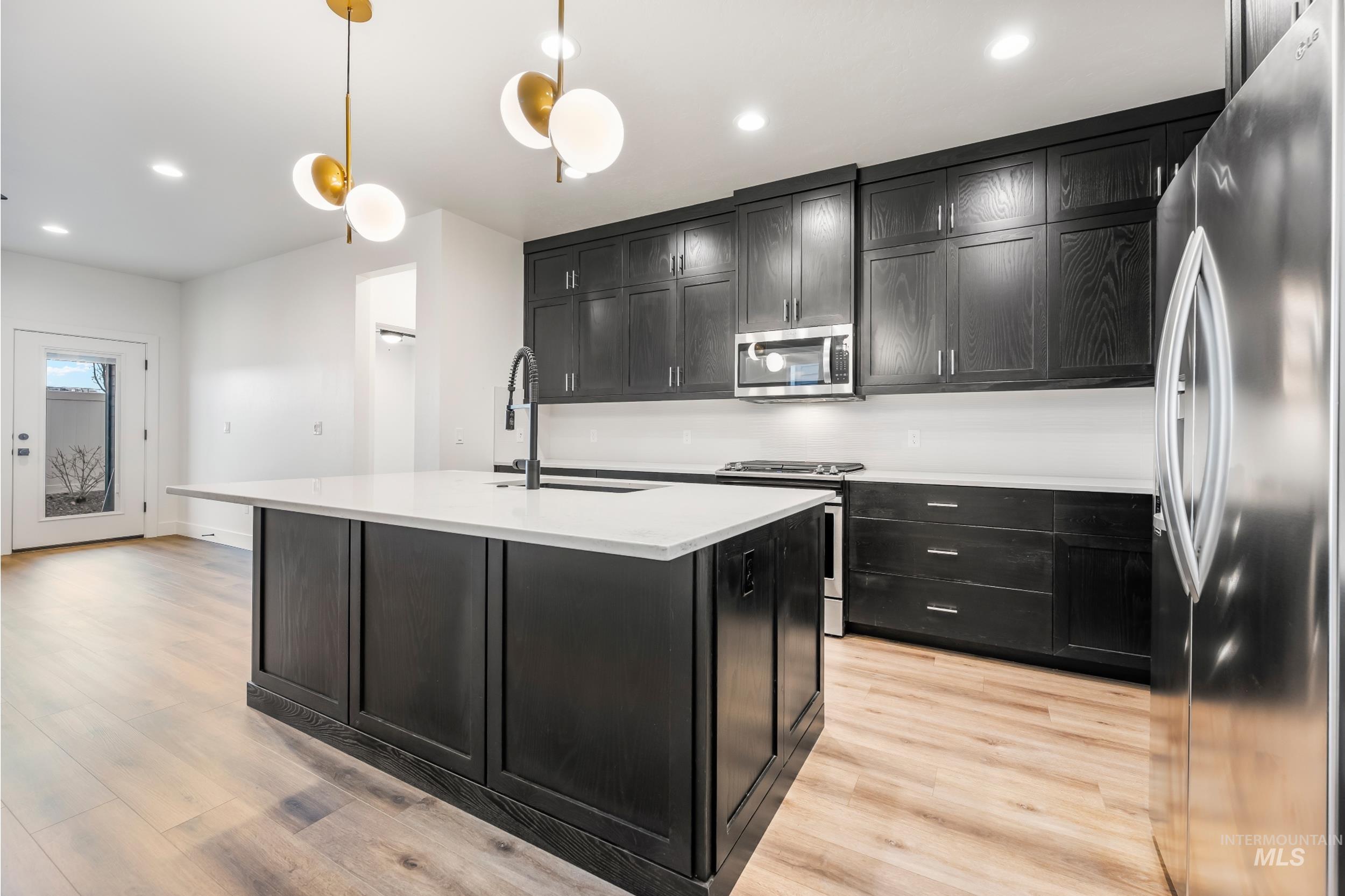 2039 E Presidential Property Photo 4