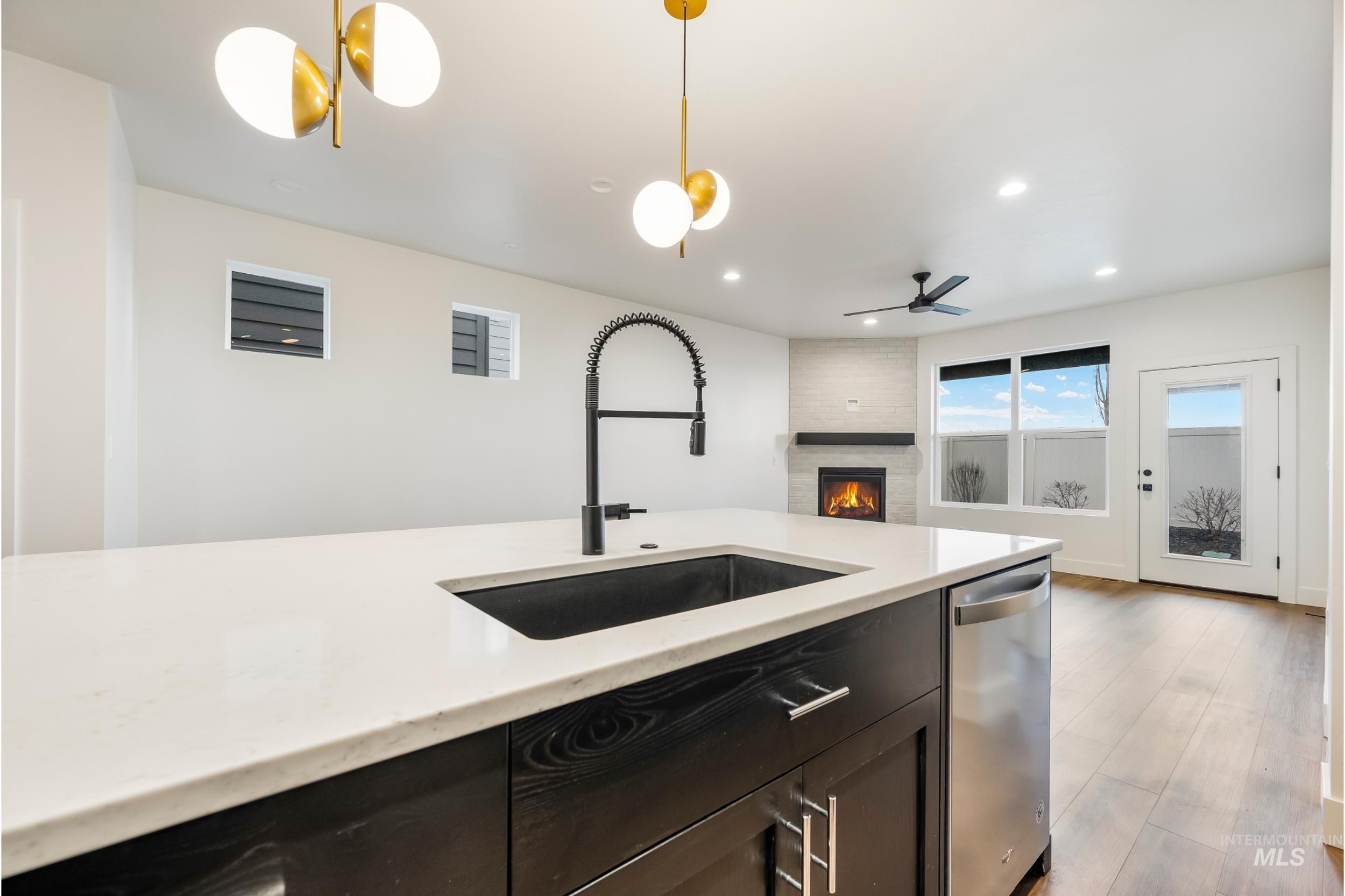 2039 E Presidential Property Photo 6