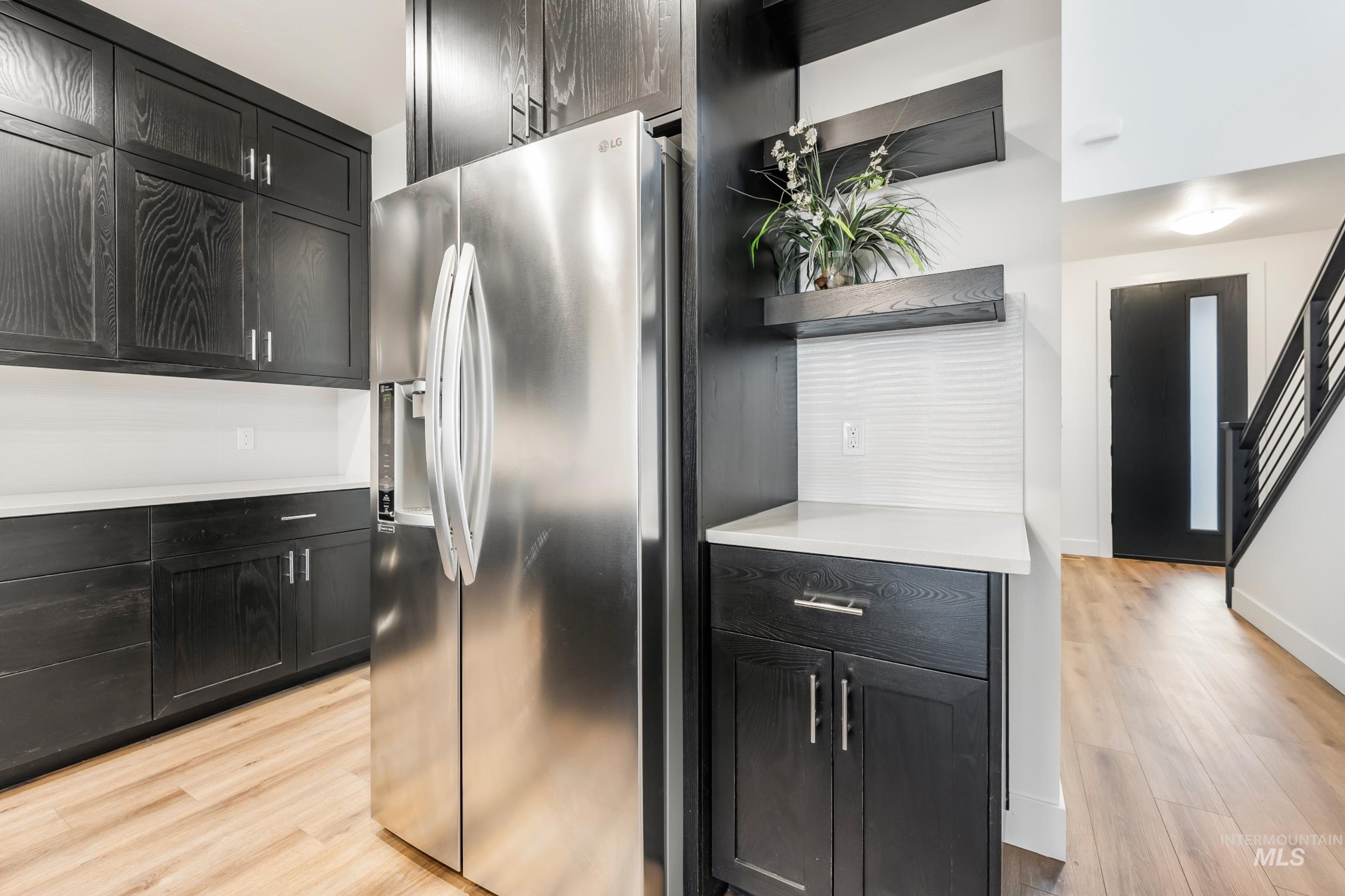 2039 E Presidential Property Photo 8