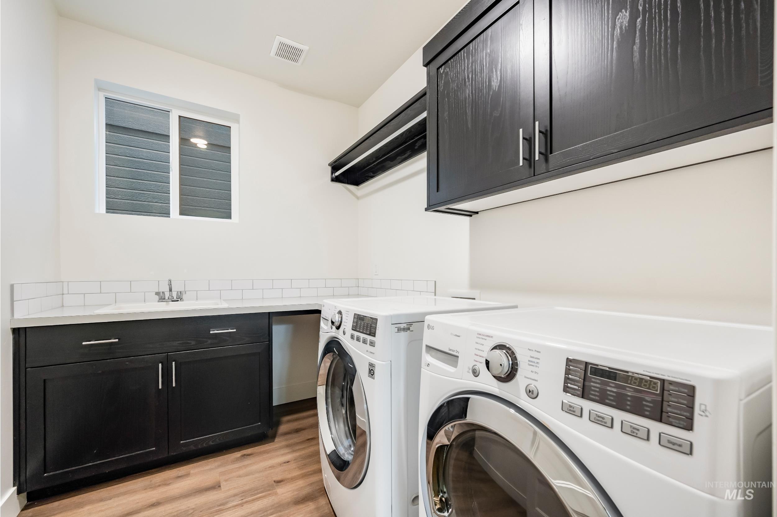 2039 E Presidential Property Photo 24