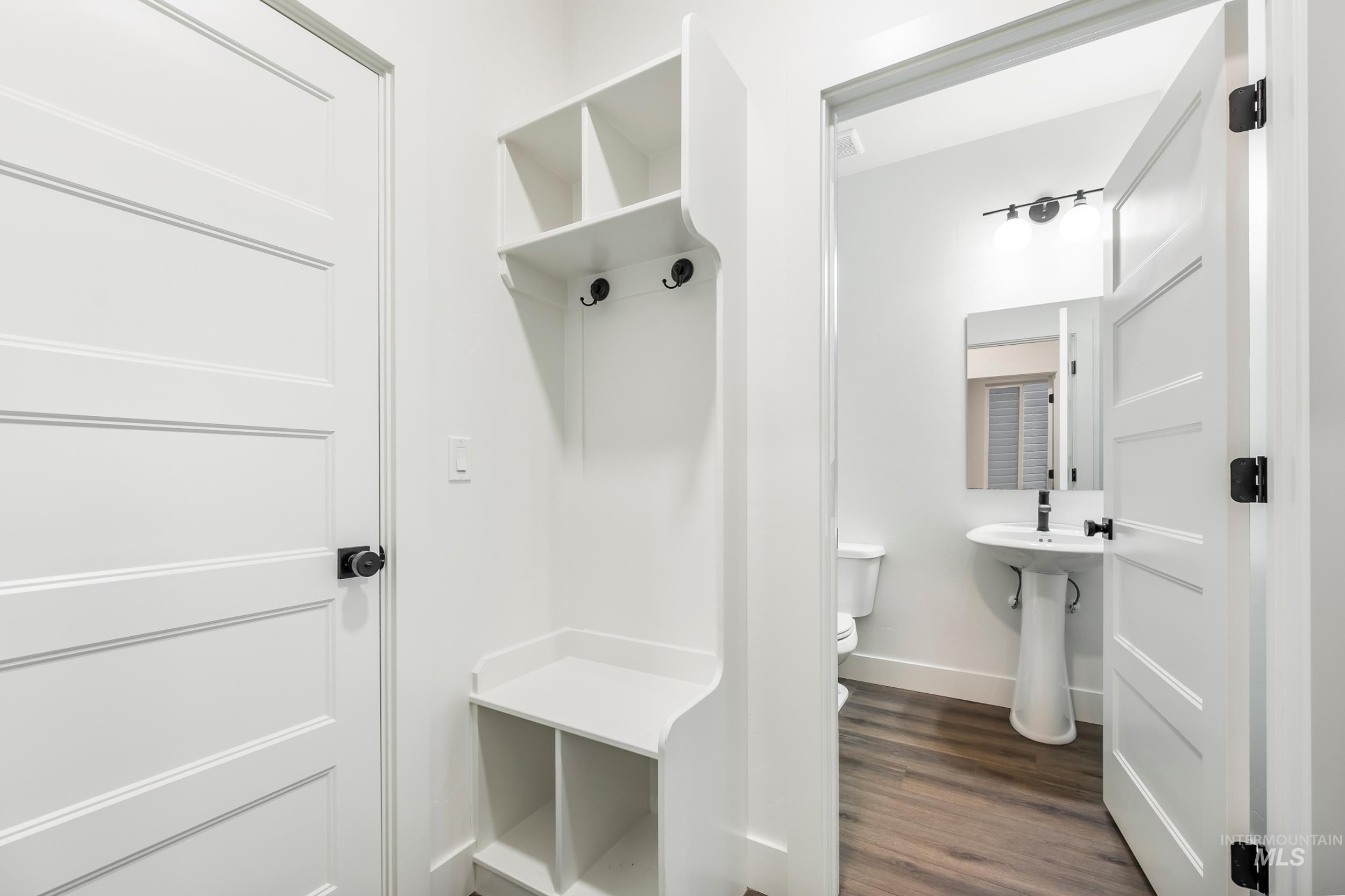 2039 E Presidential Property Photo 25