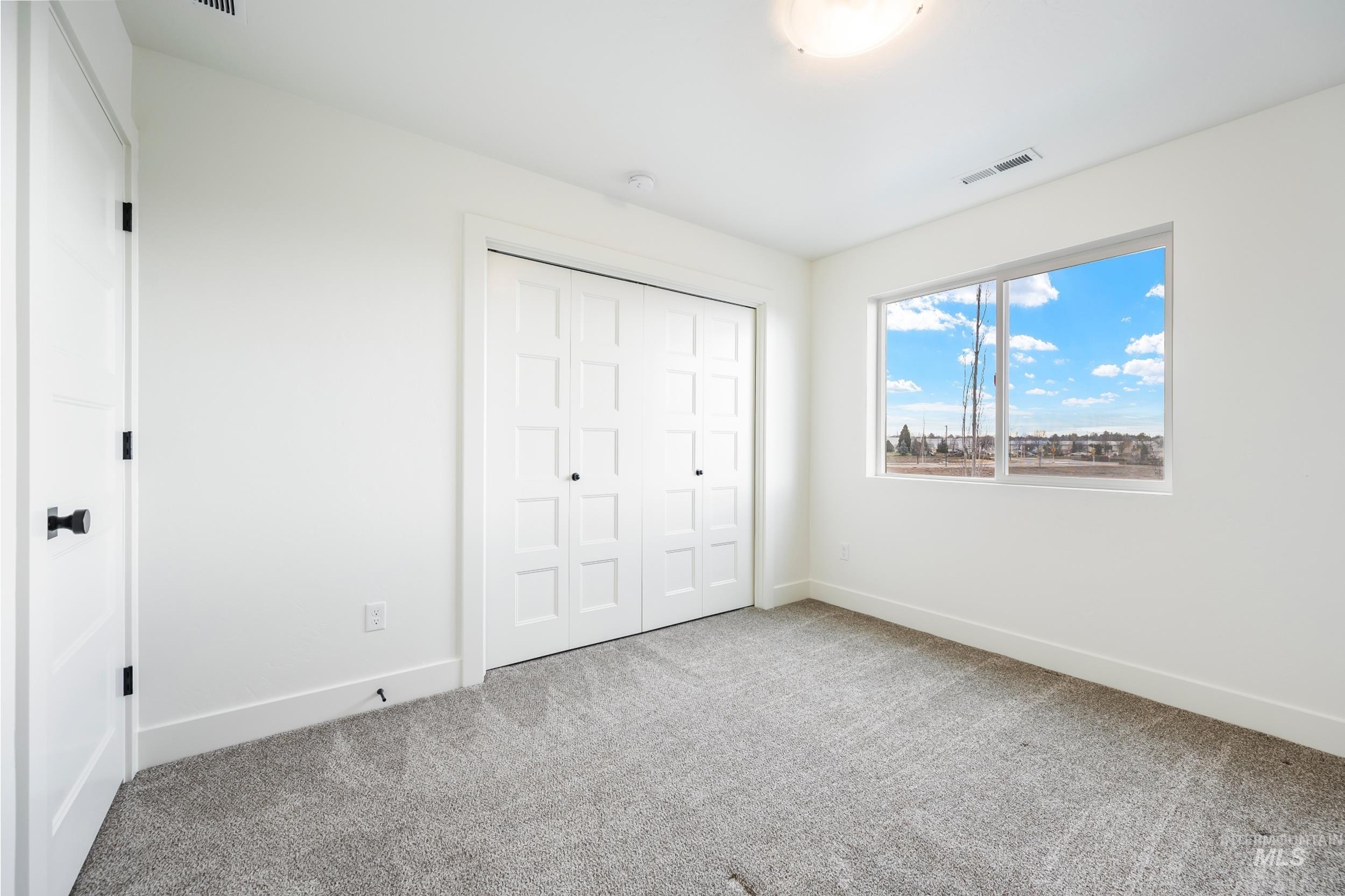 2039 E Presidential Property Photo 30