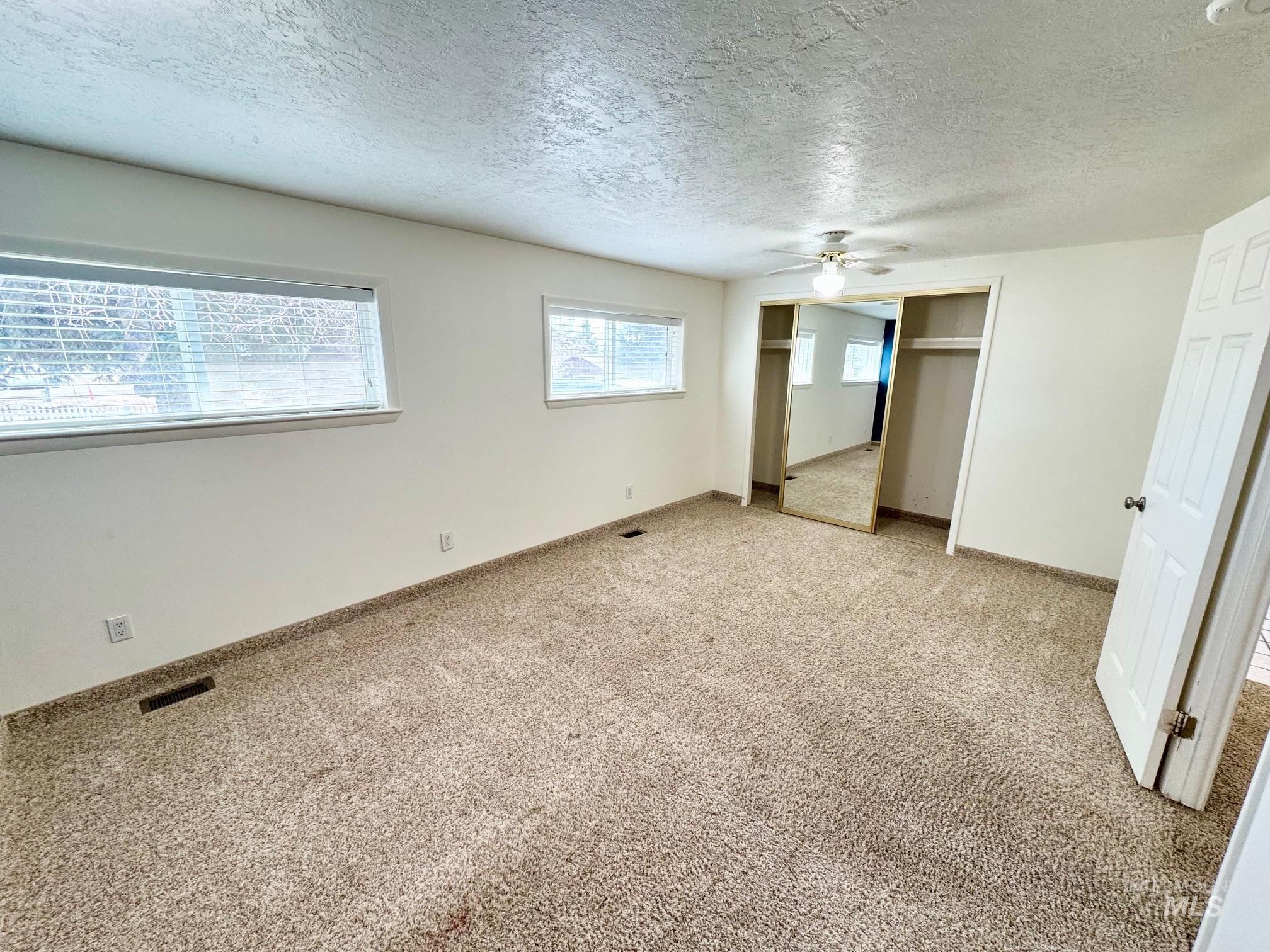 267 N 100 W Property Photo 16