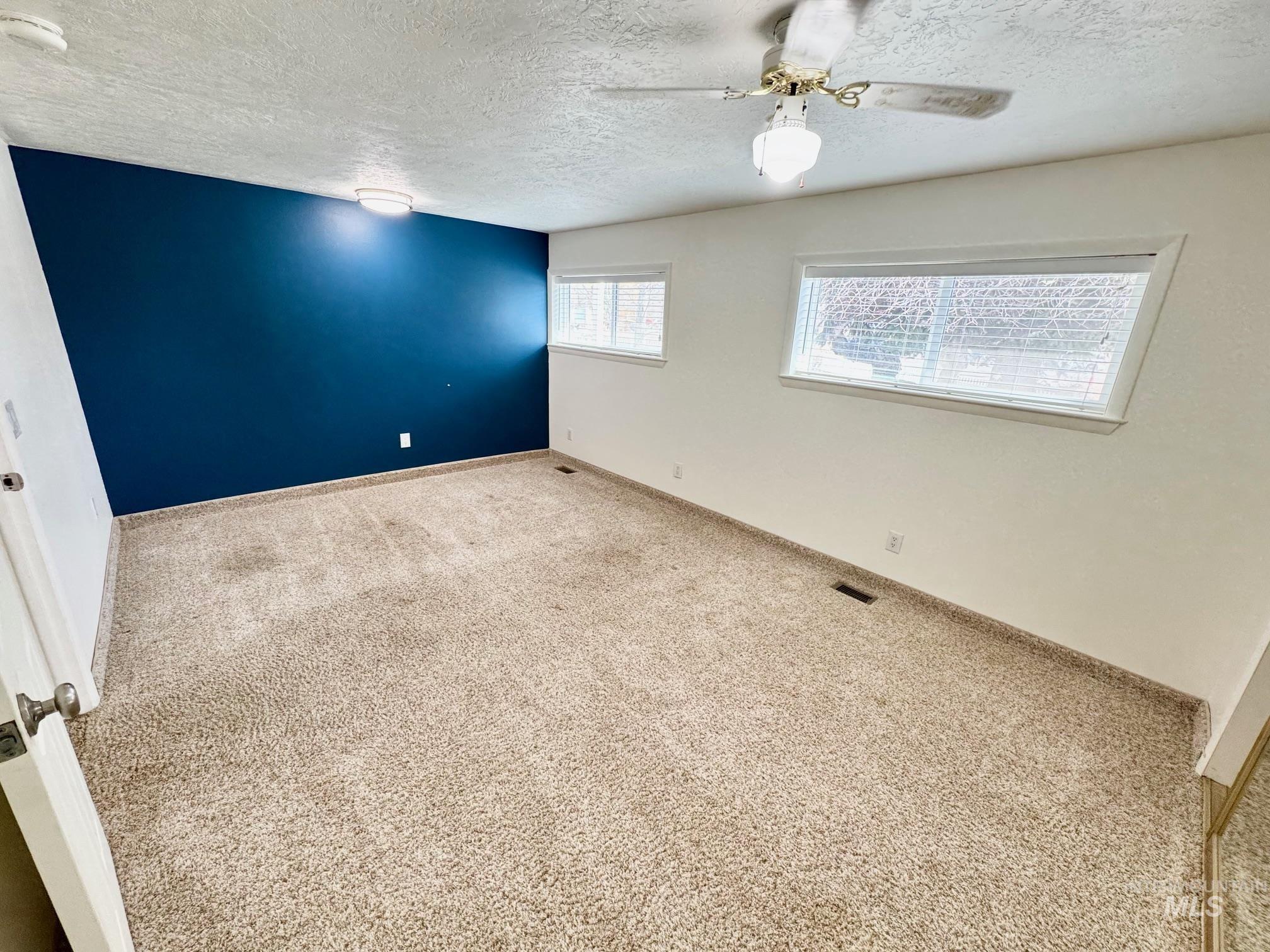 267 N 100 W Property Photo 17