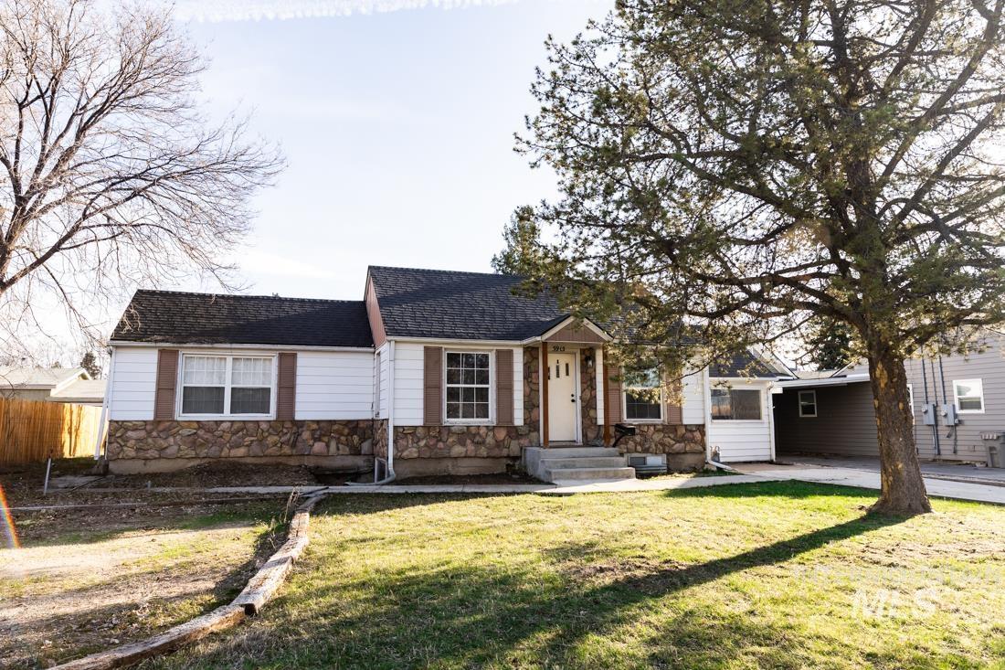 3913 W Nez Perce Property Photo 1