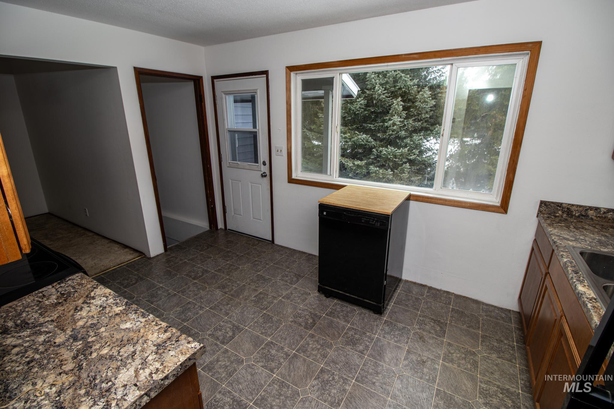 203 Juniper Drive Property Photo 3