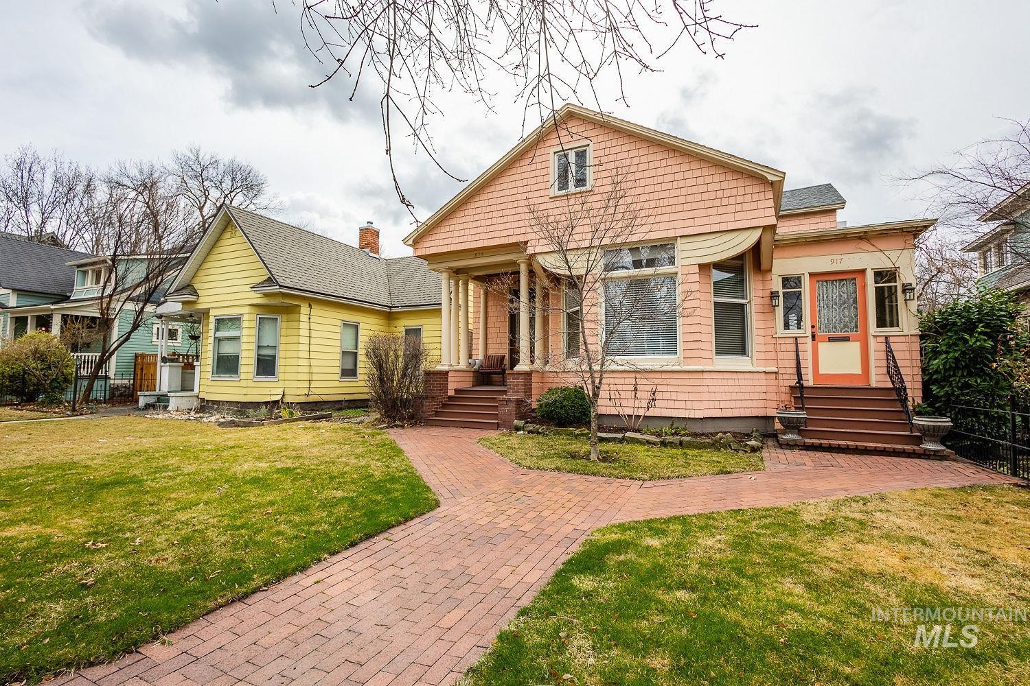 915 W Hays Street Property Photo
