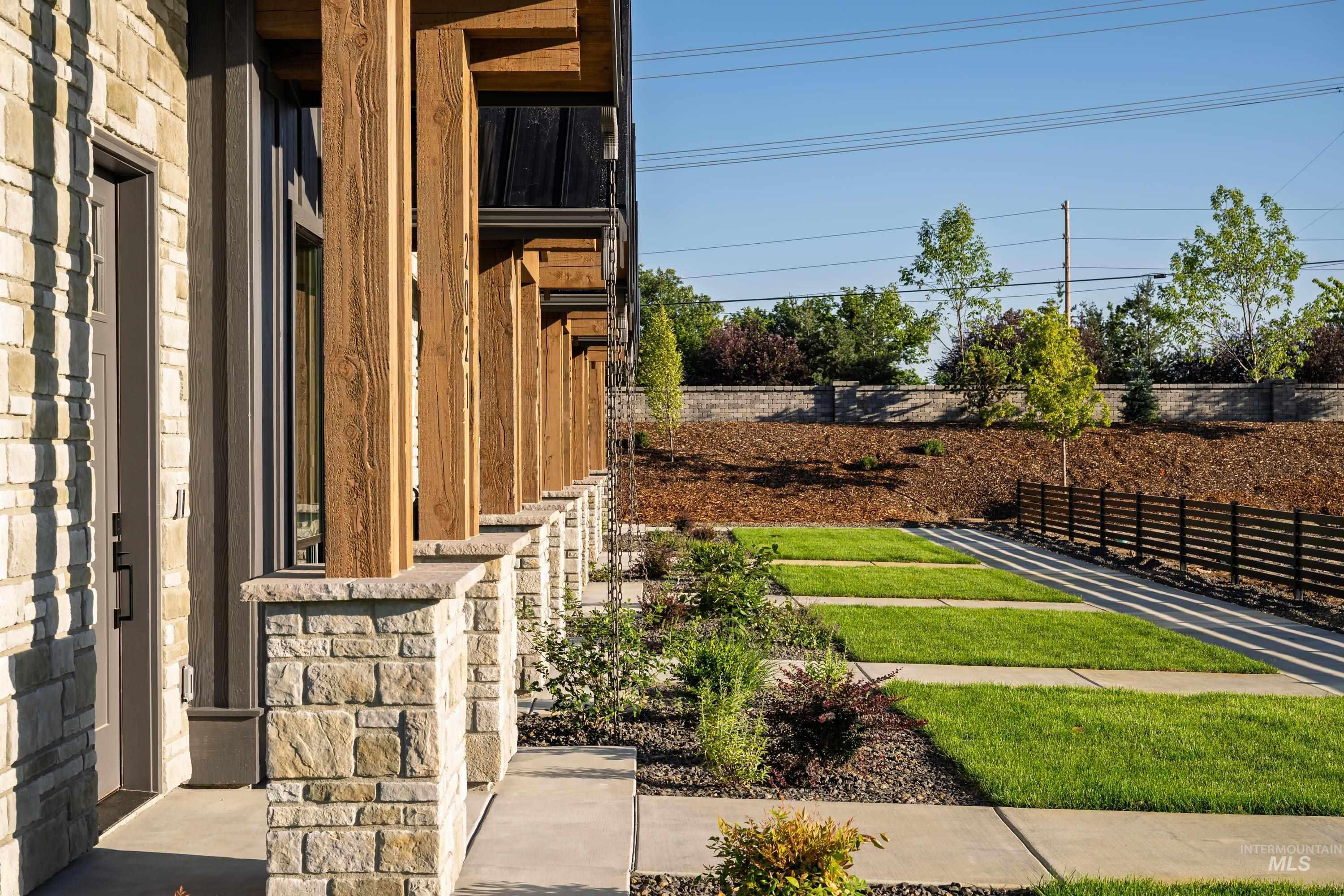 2017 W Freya Ct Property Photo 2