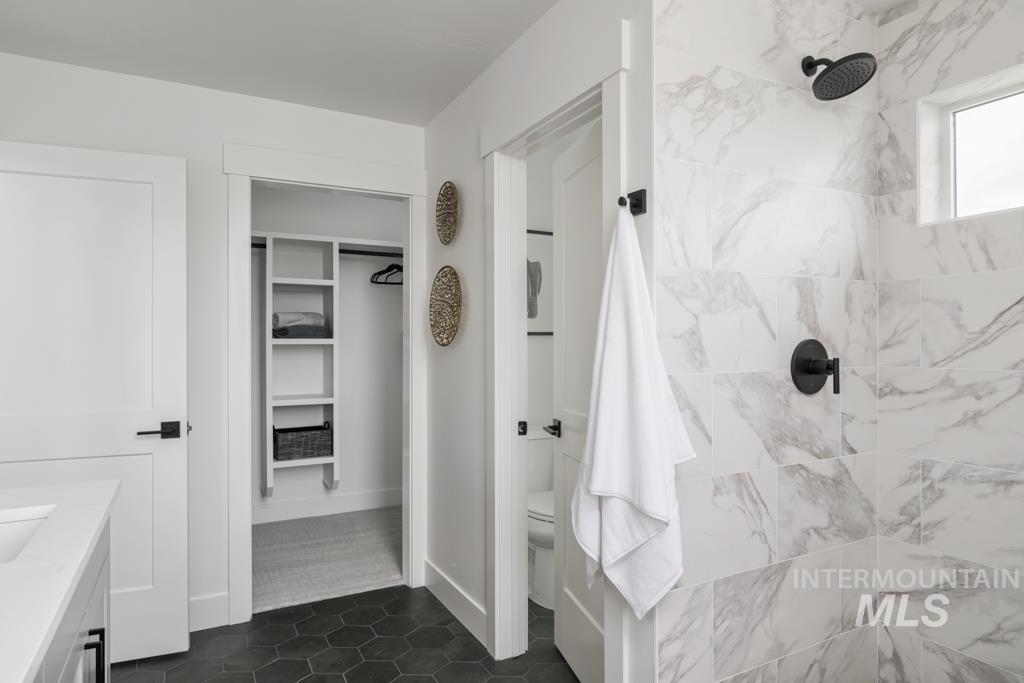 2017 W Freya Ct Property Photo 13