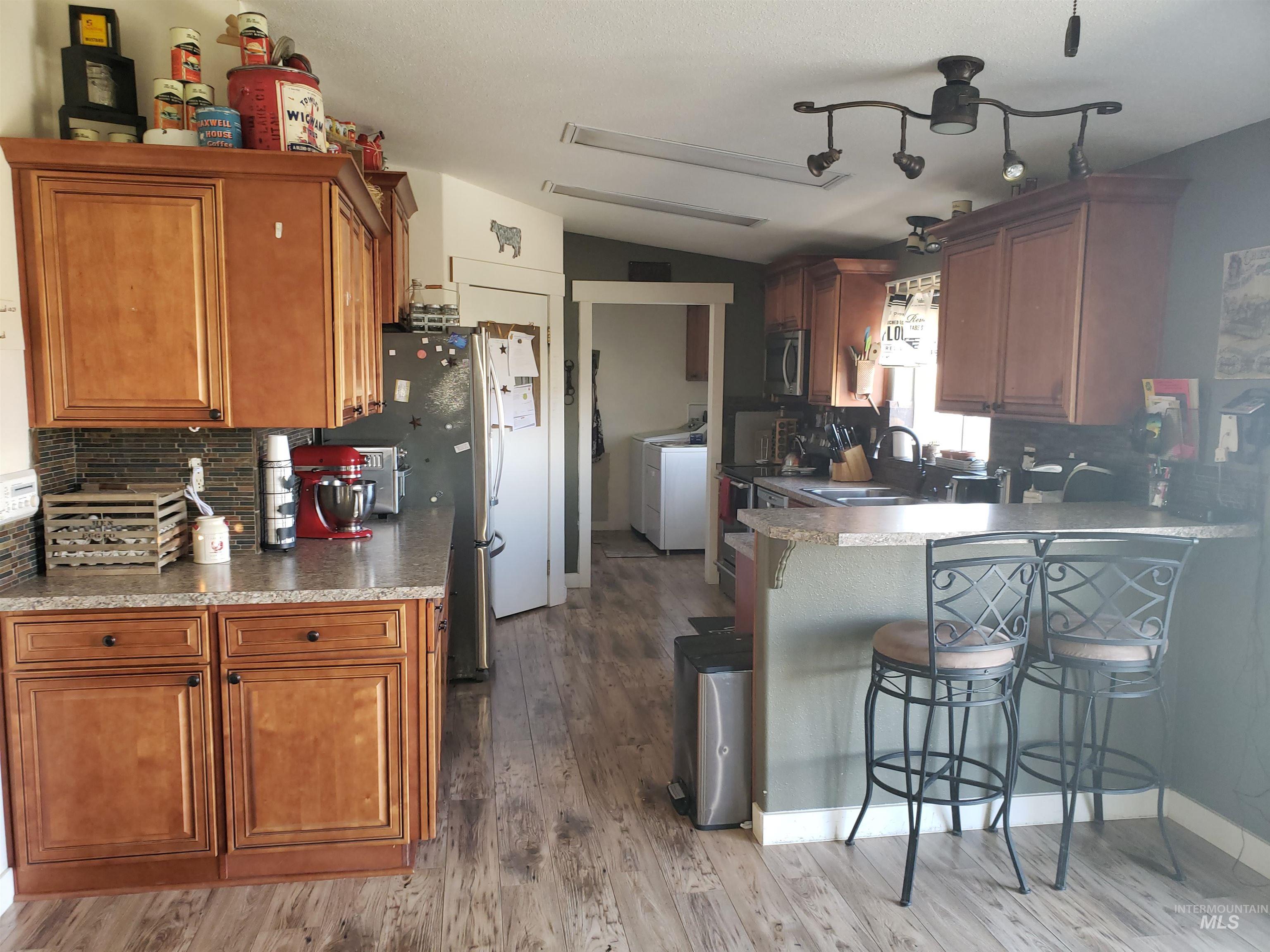2015 Cow Creek Rd. Property Photo 8