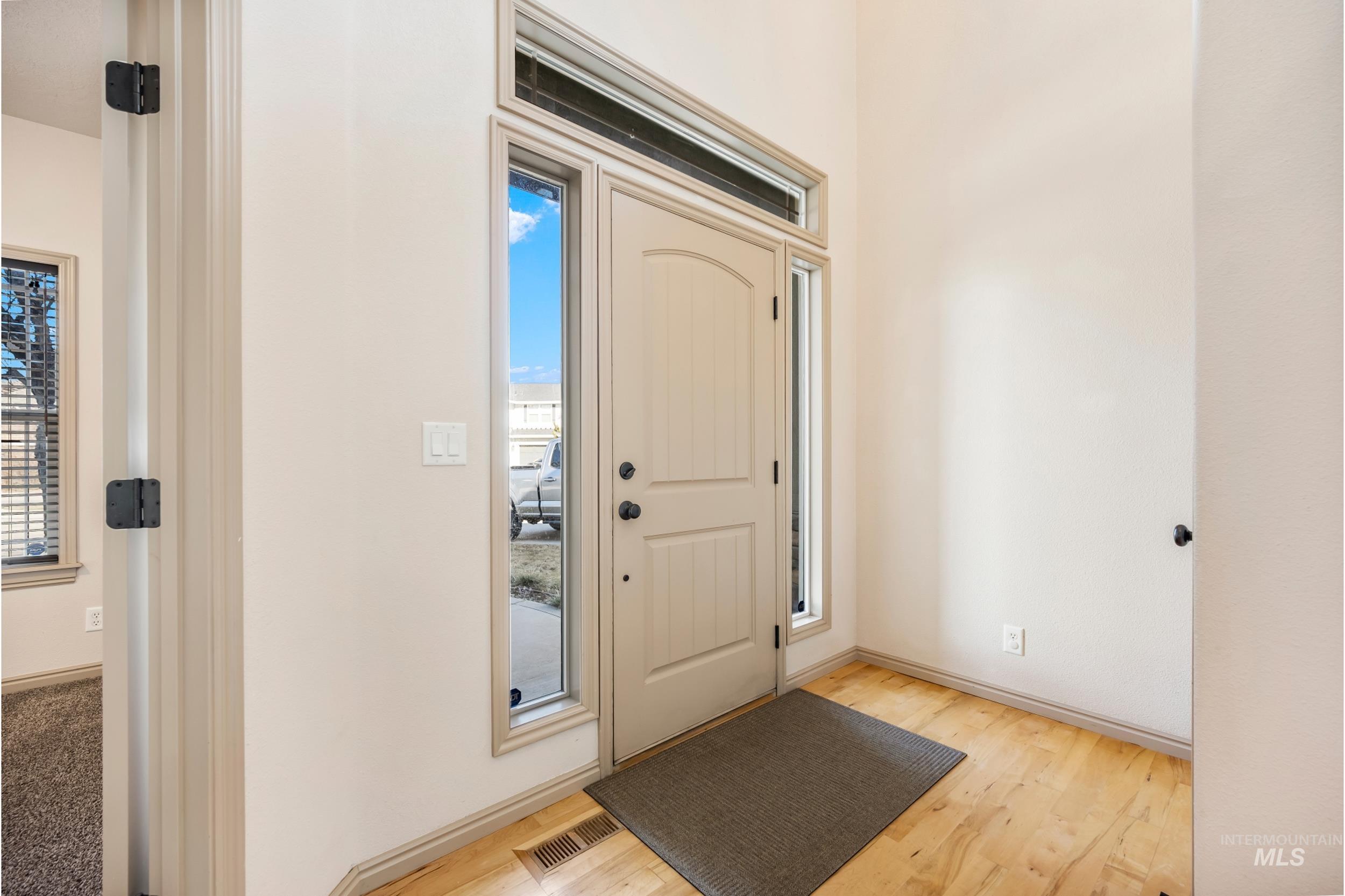 1223 W Cobblefield Court Property Photo 4