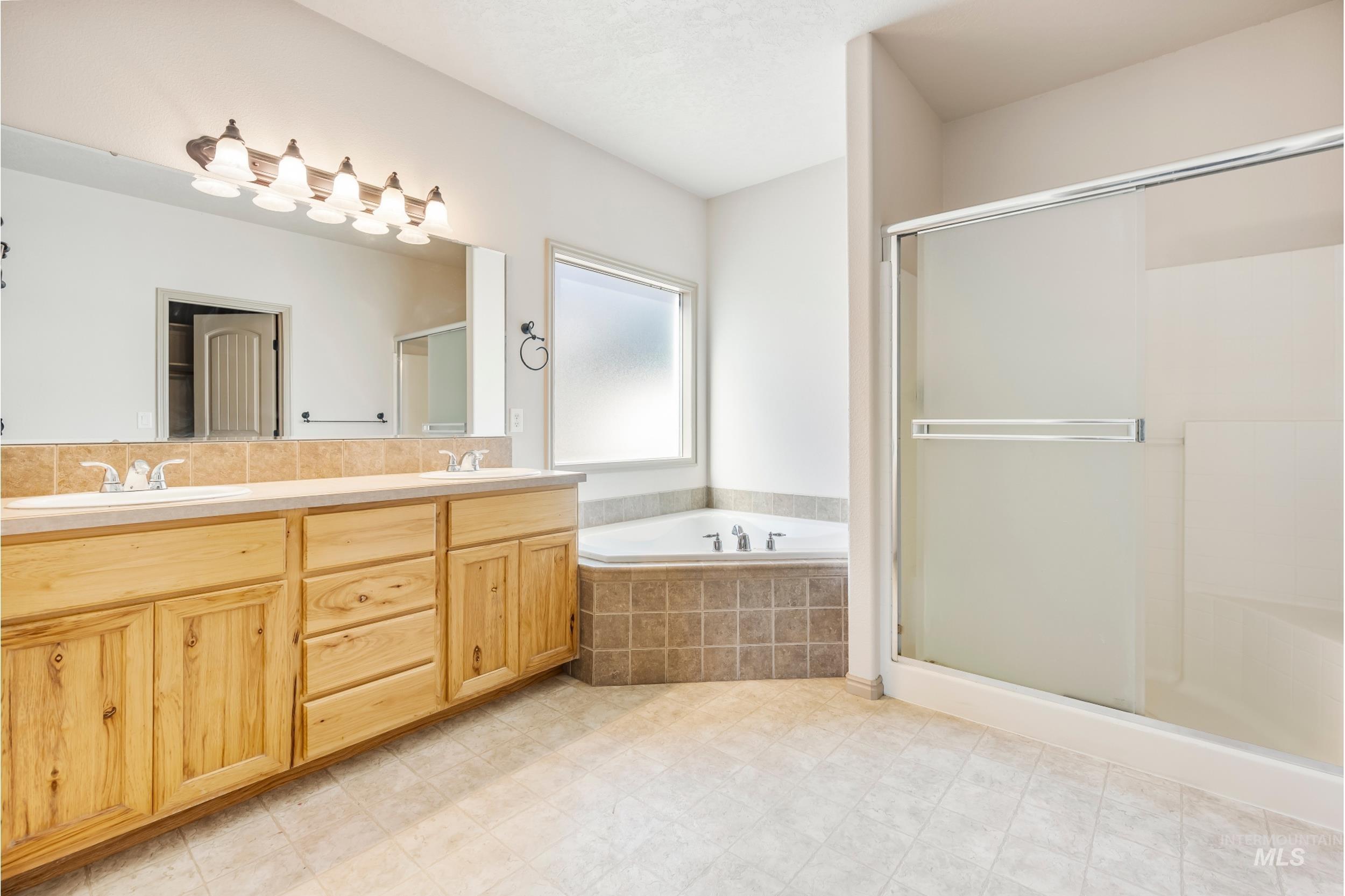 1223 W Cobblefield Court Property Photo 17