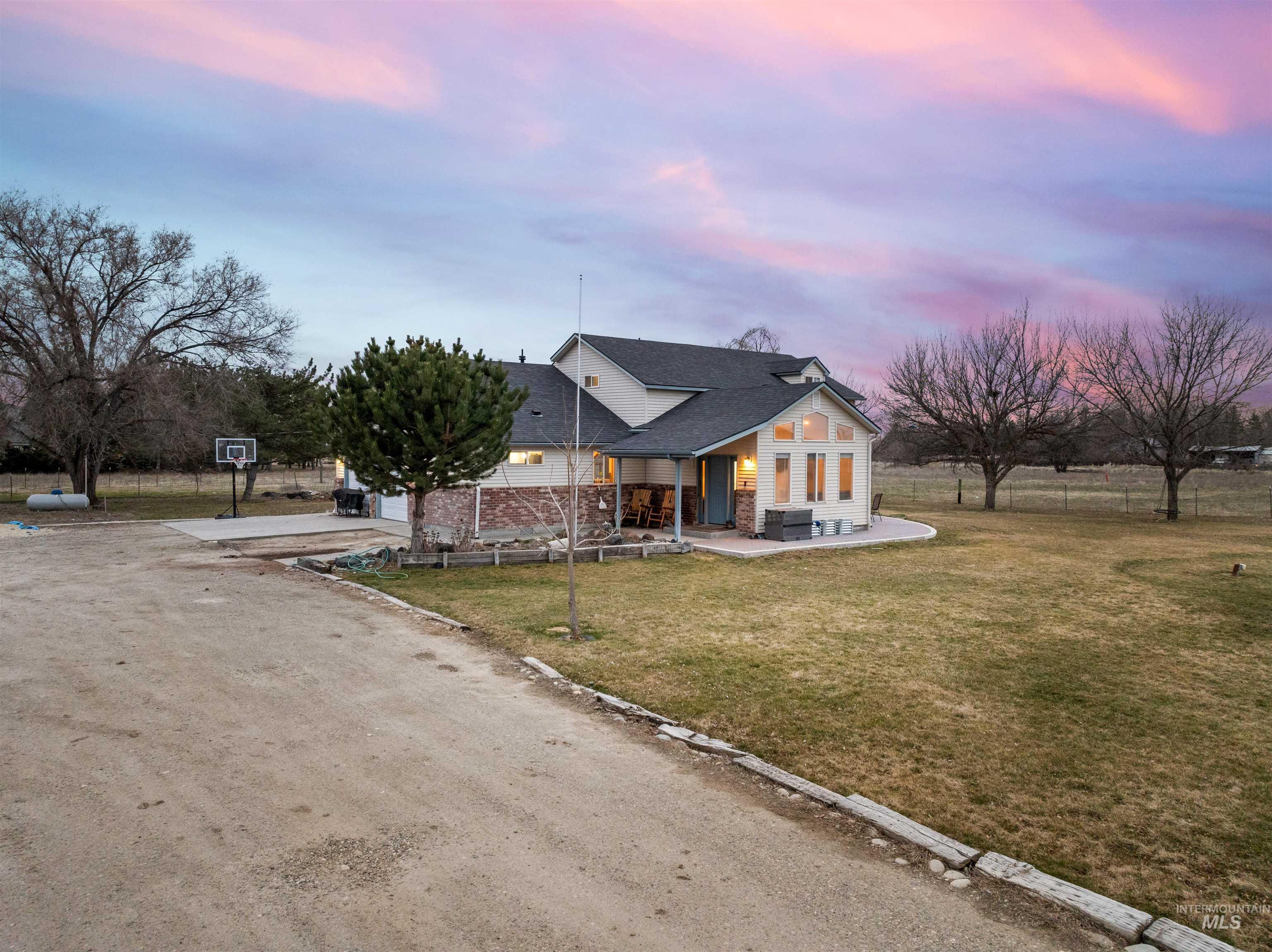 3353 Fuller Road Property Photo 4