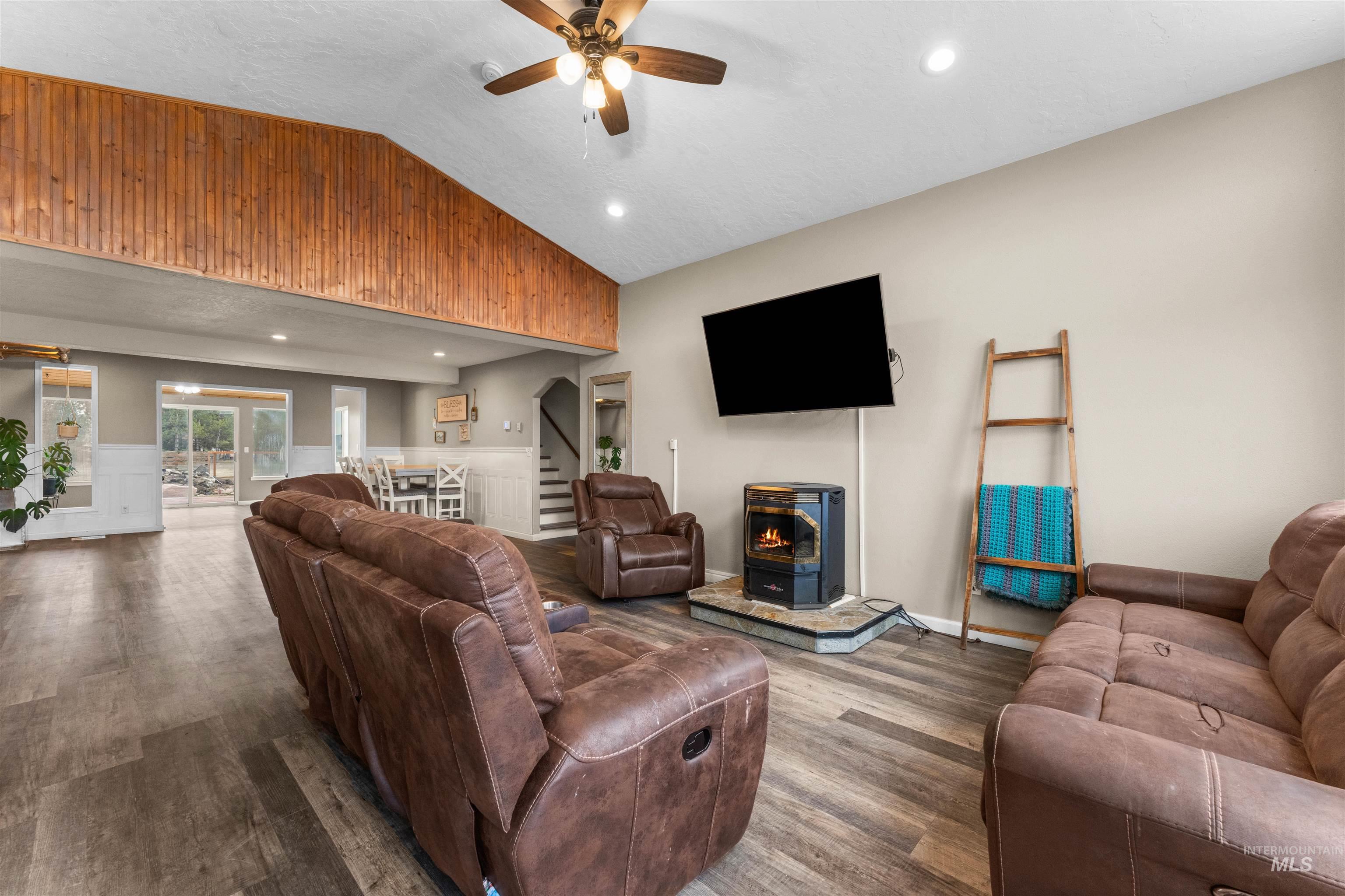 3353 Fuller Road Property Photo 6