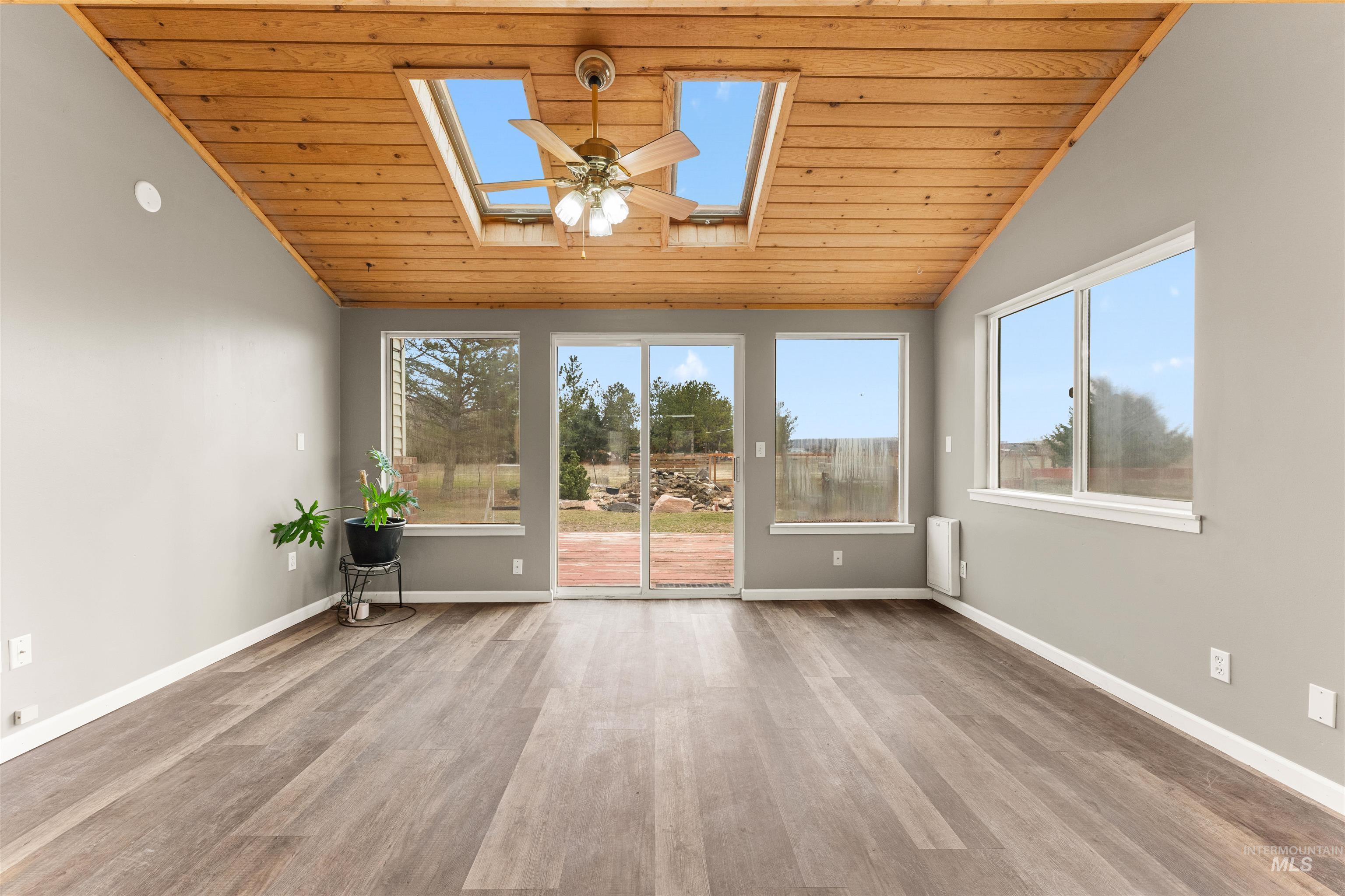 3353 Fuller Road Property Photo 12