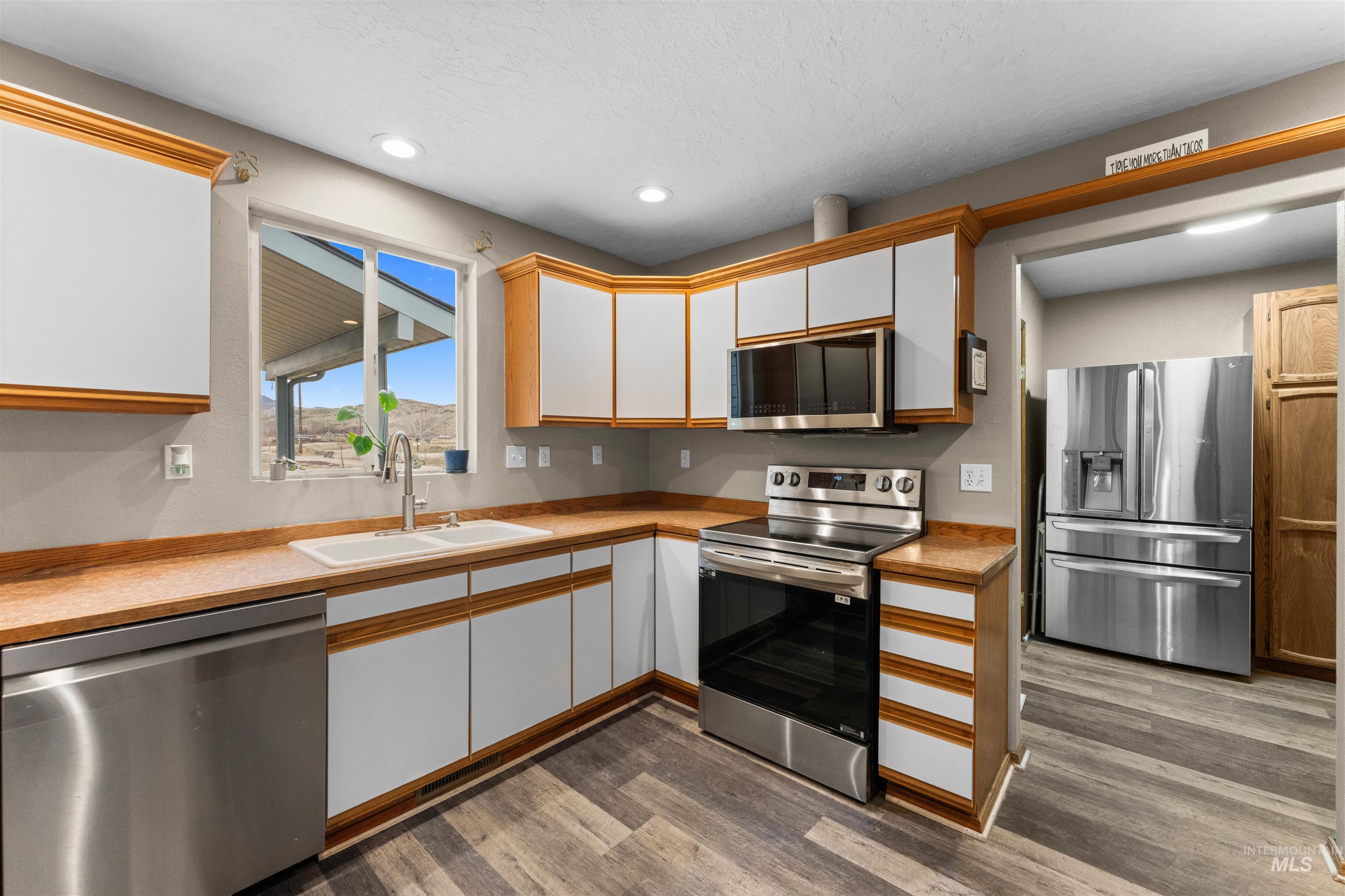 3353 Fuller Road Property Photo 16