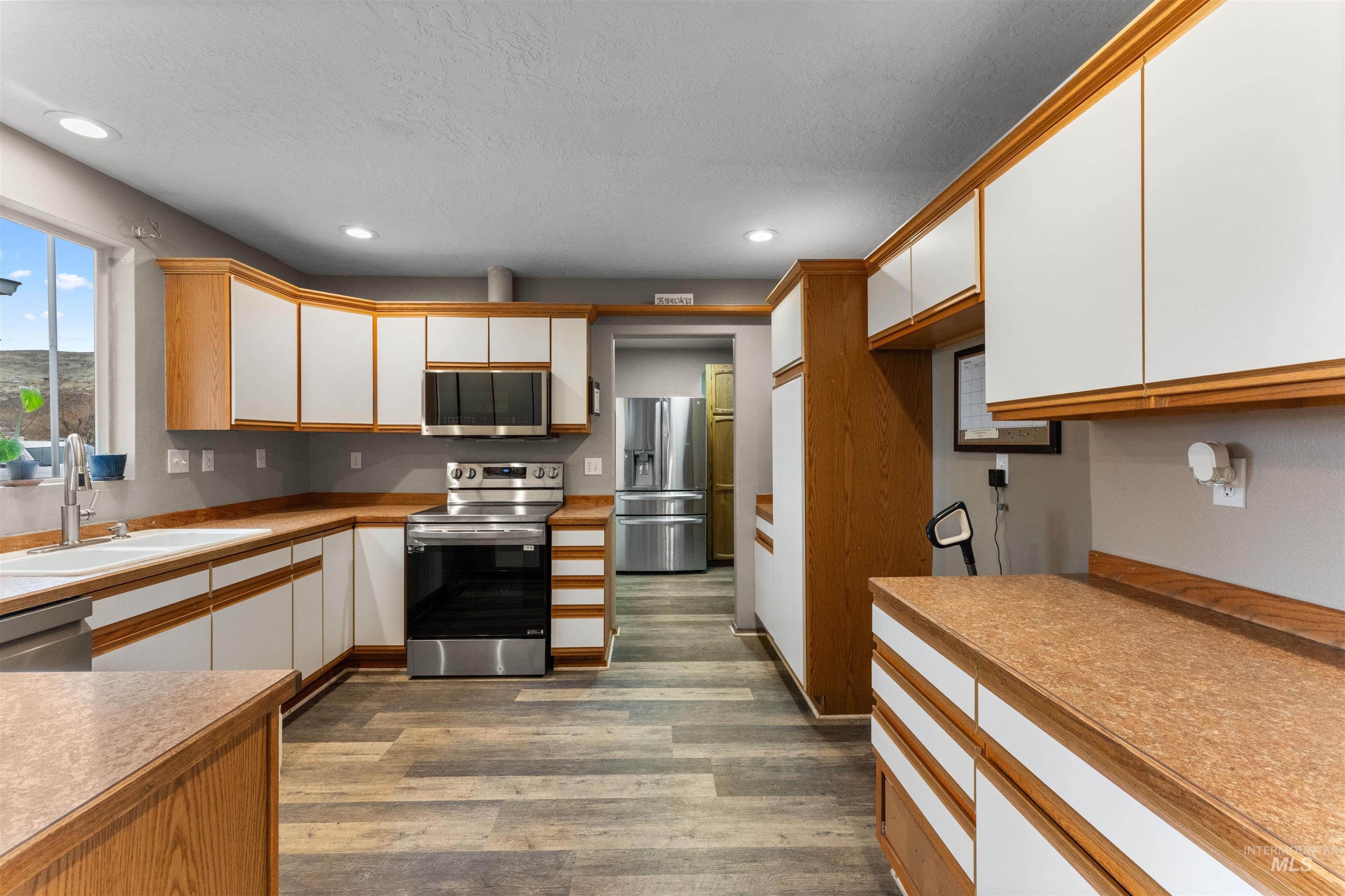 3353 Fuller Road Property Photo 18