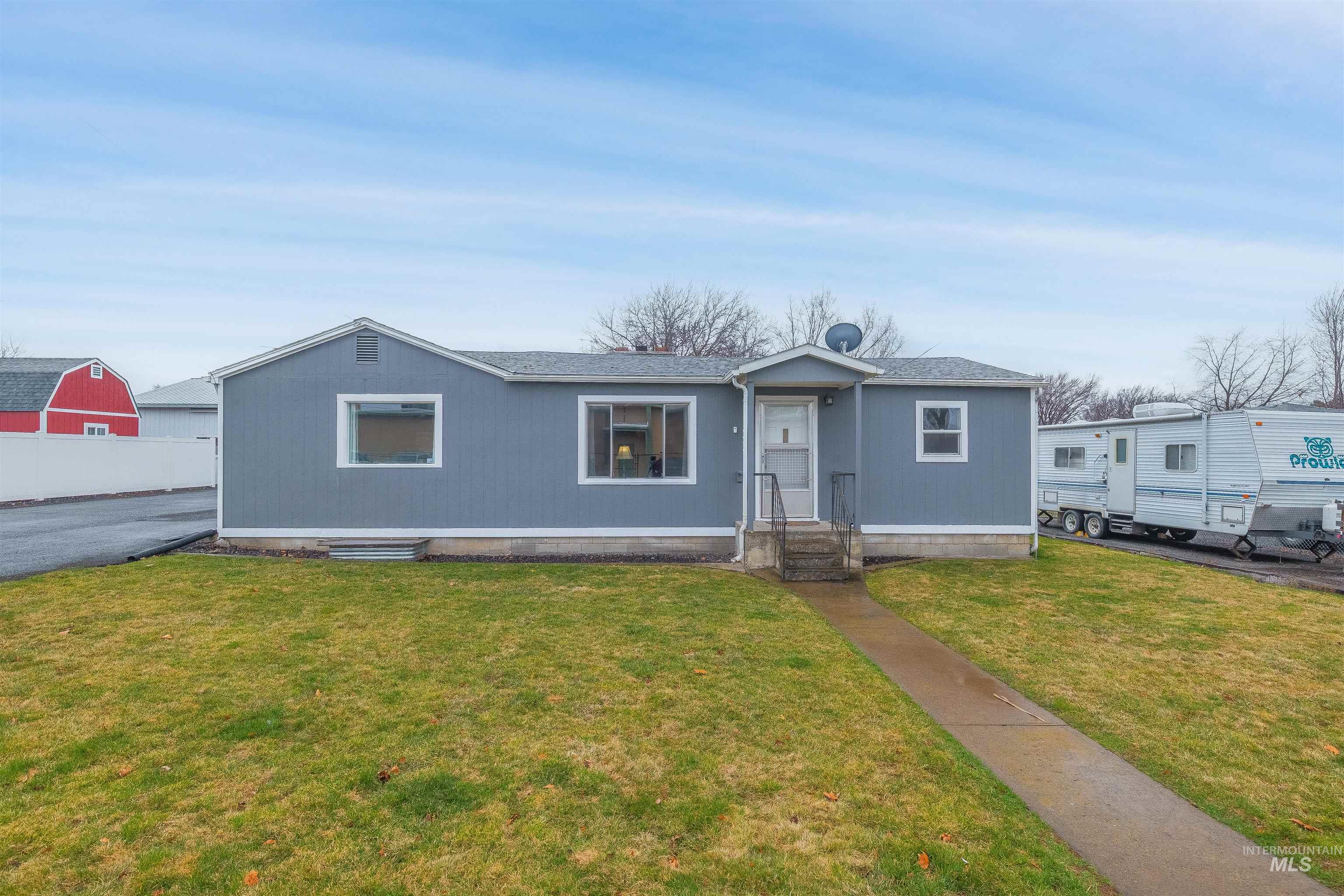 1132 Alder Ave Property Photo