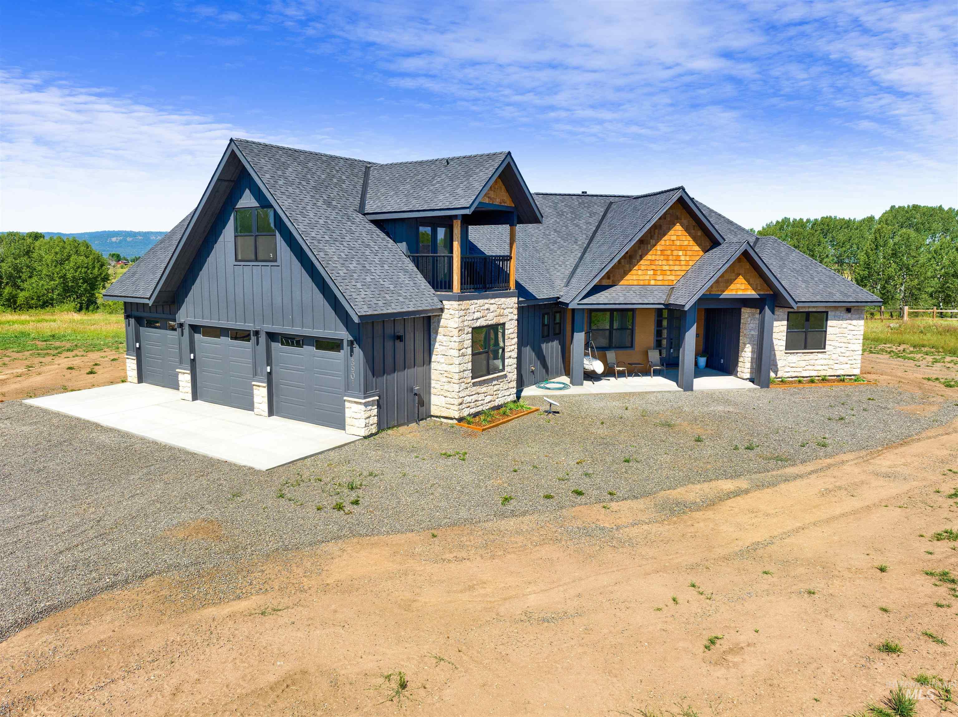 13901 Sky View Ct Property Photo 1