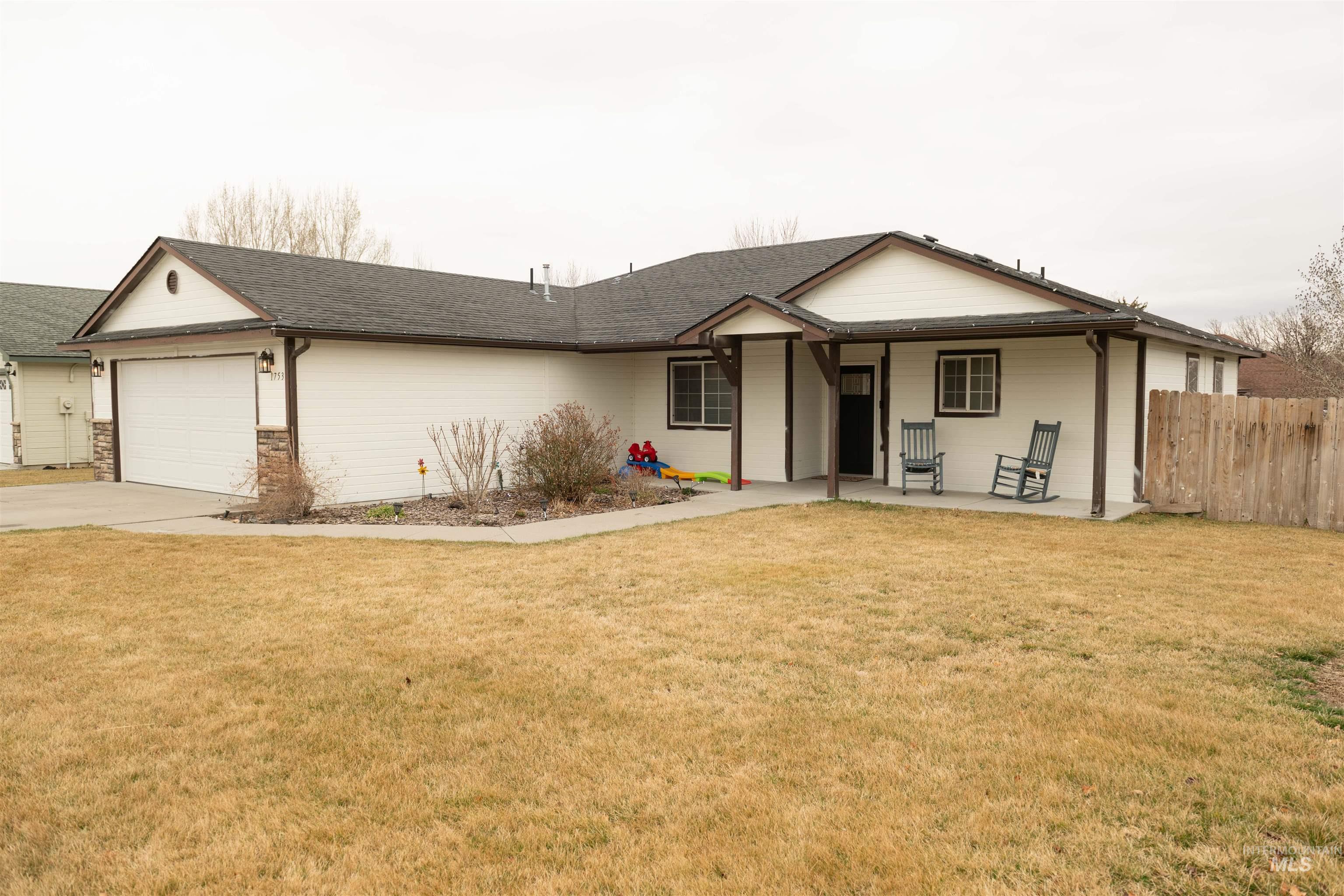 1753 Ne Quarry Property Photo 1