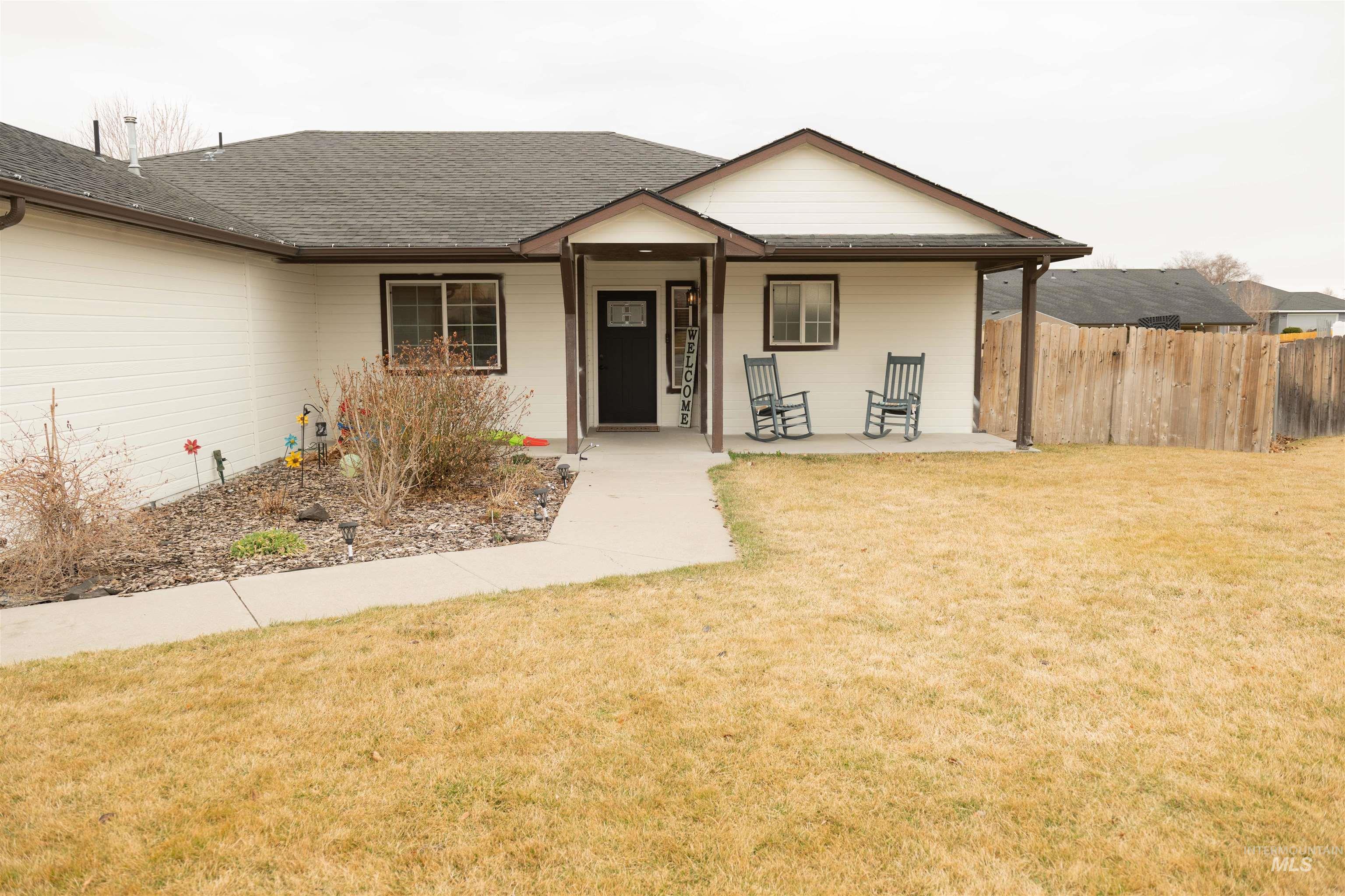 1753 Ne Quarry Property Photo 2