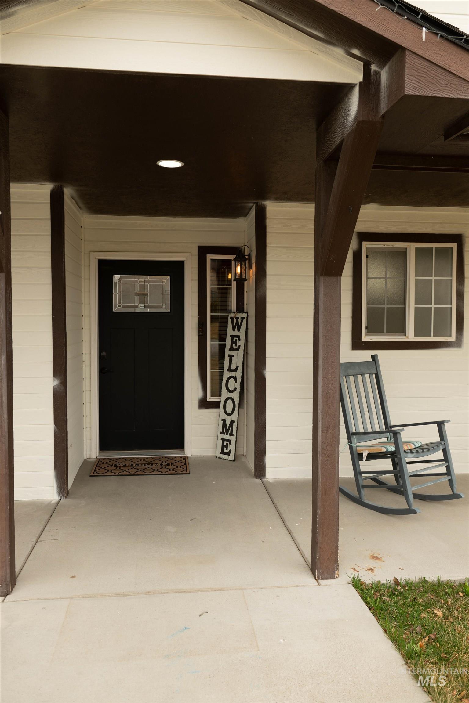 1753 Ne Quarry Property Photo 3