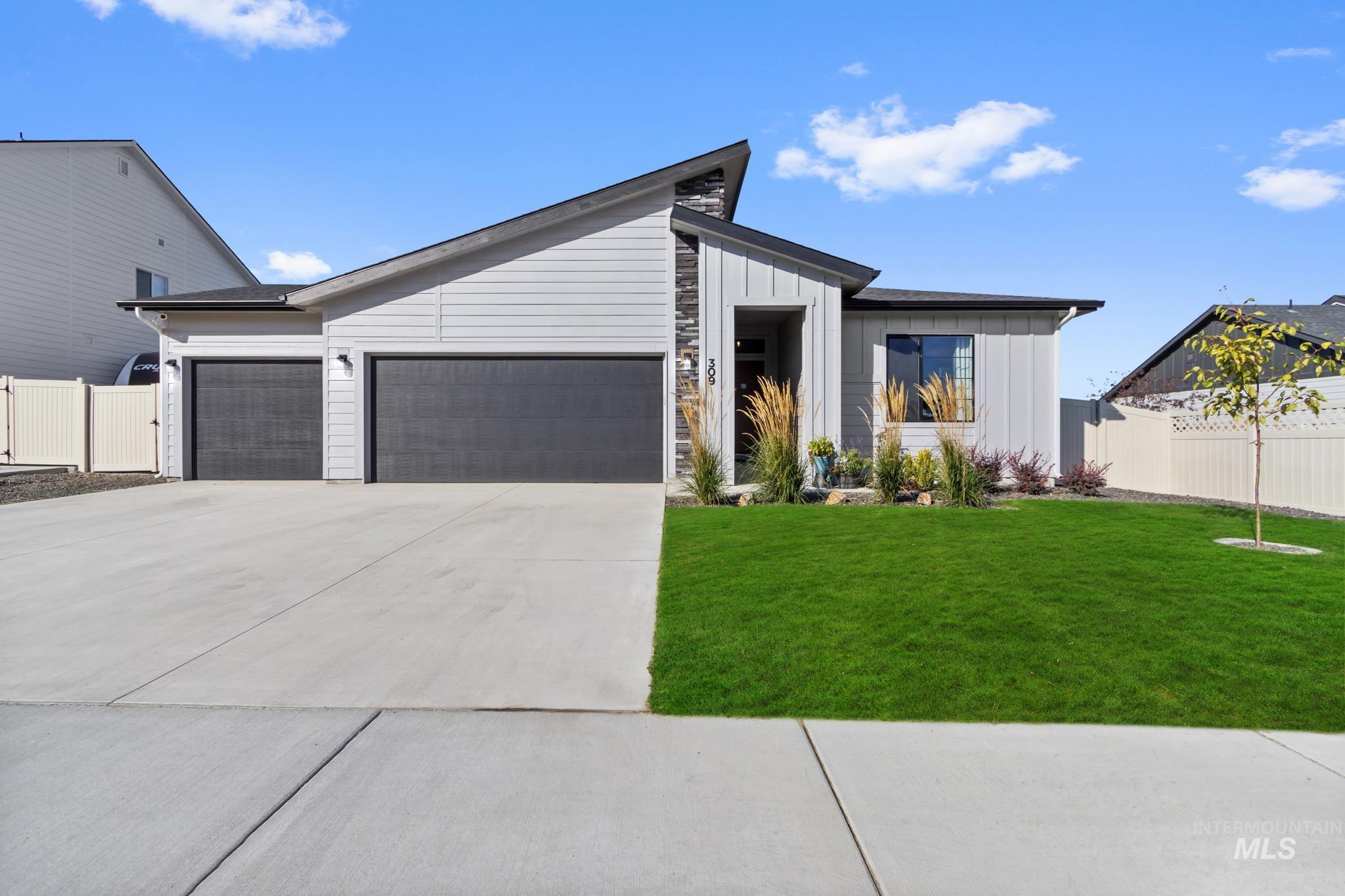 309 Black Onyx Ave Property Photo 1