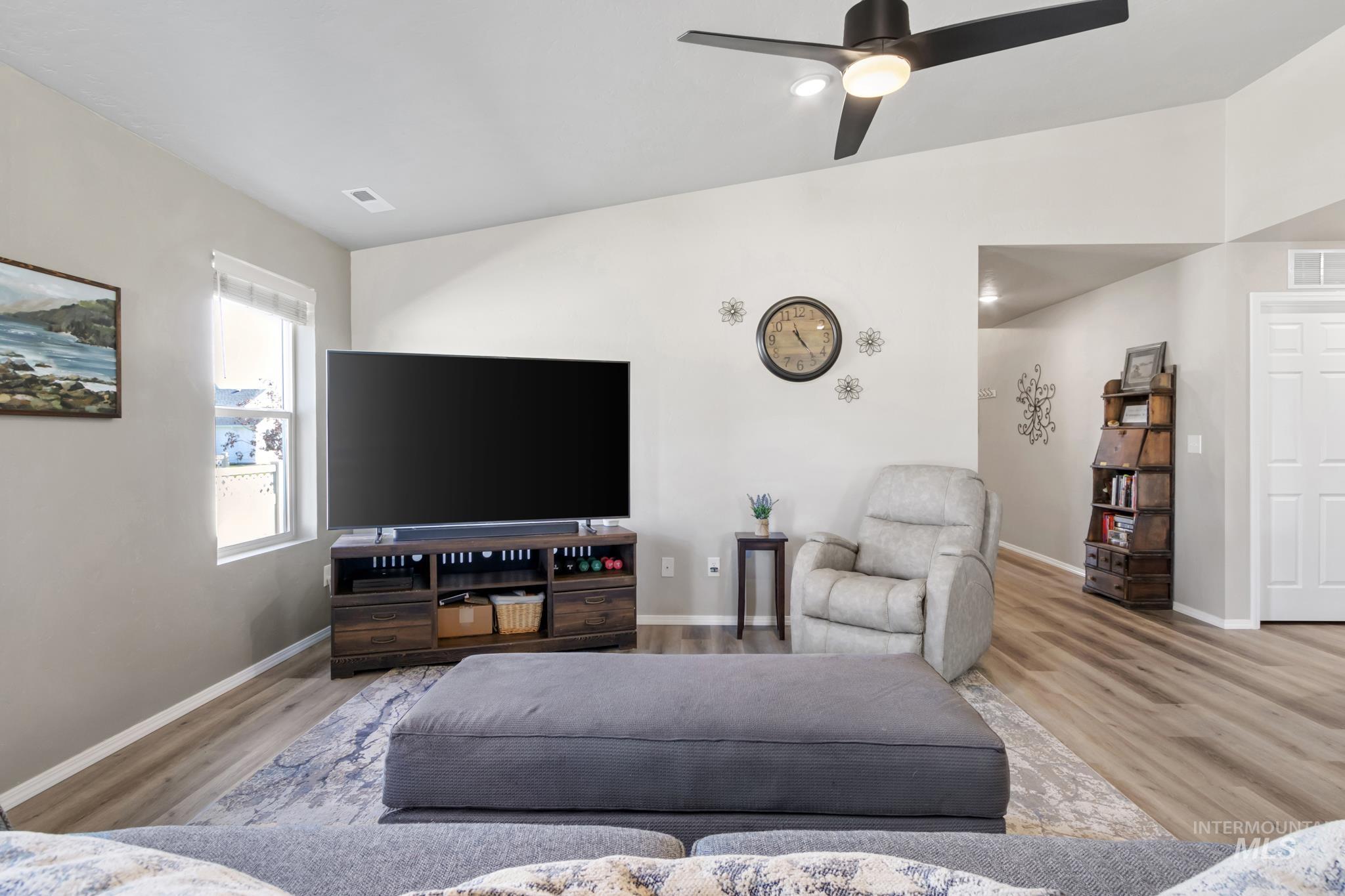 309 Black Onyx Ave Property Photo 18