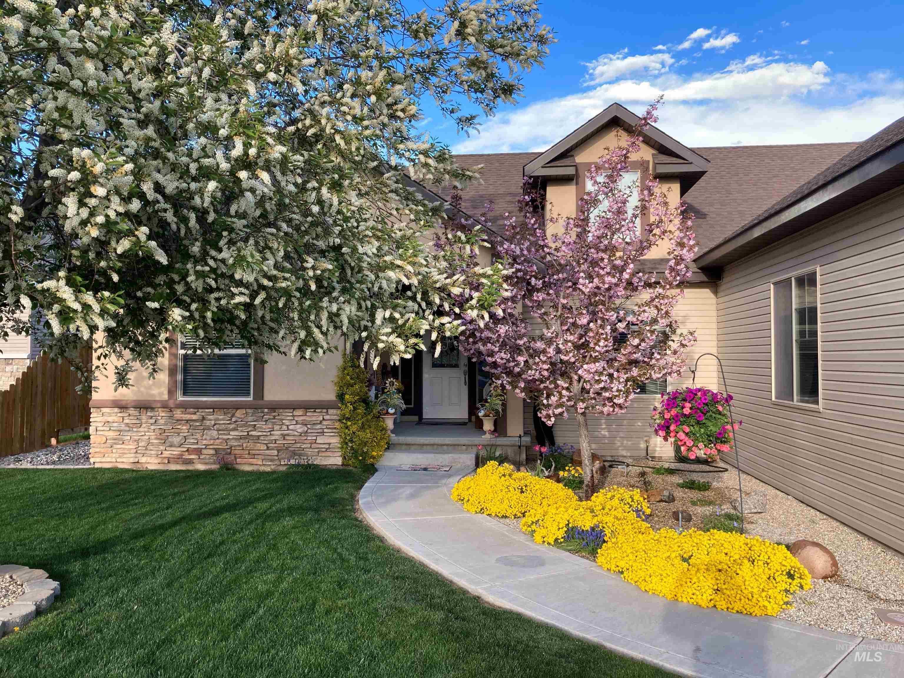 Tiger Hills Real Estate Listings Main Image