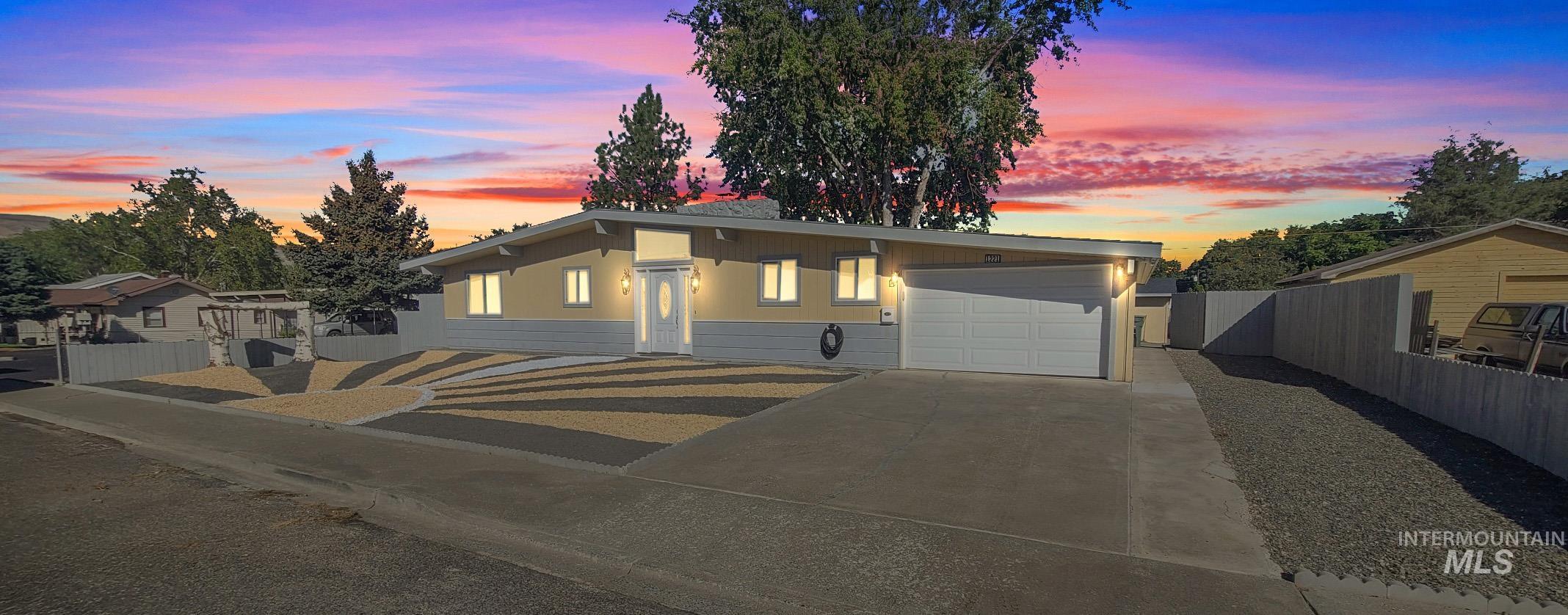 1221 7th Street Property Photo