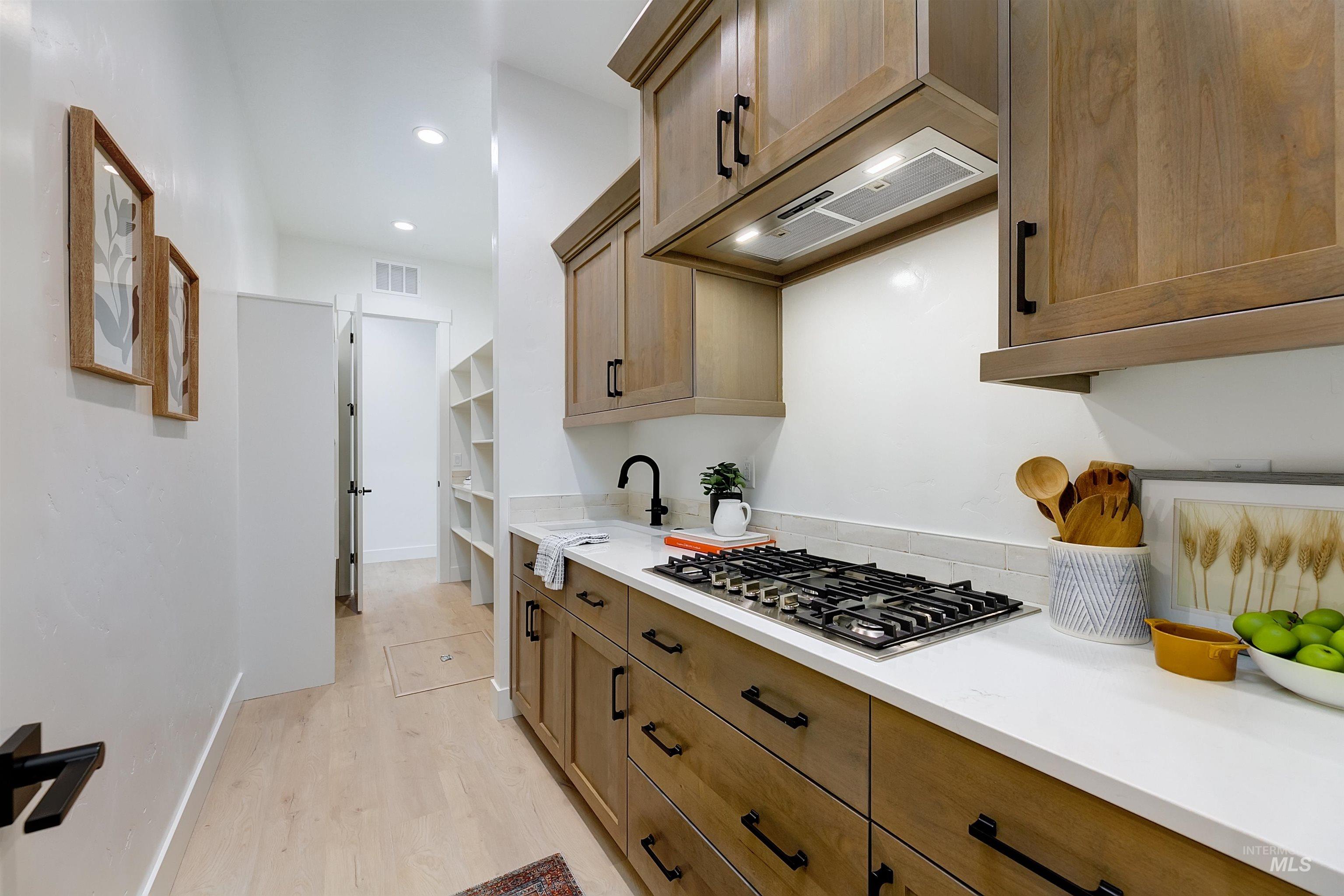 2941 N Ajax Ave. Property Photo 17