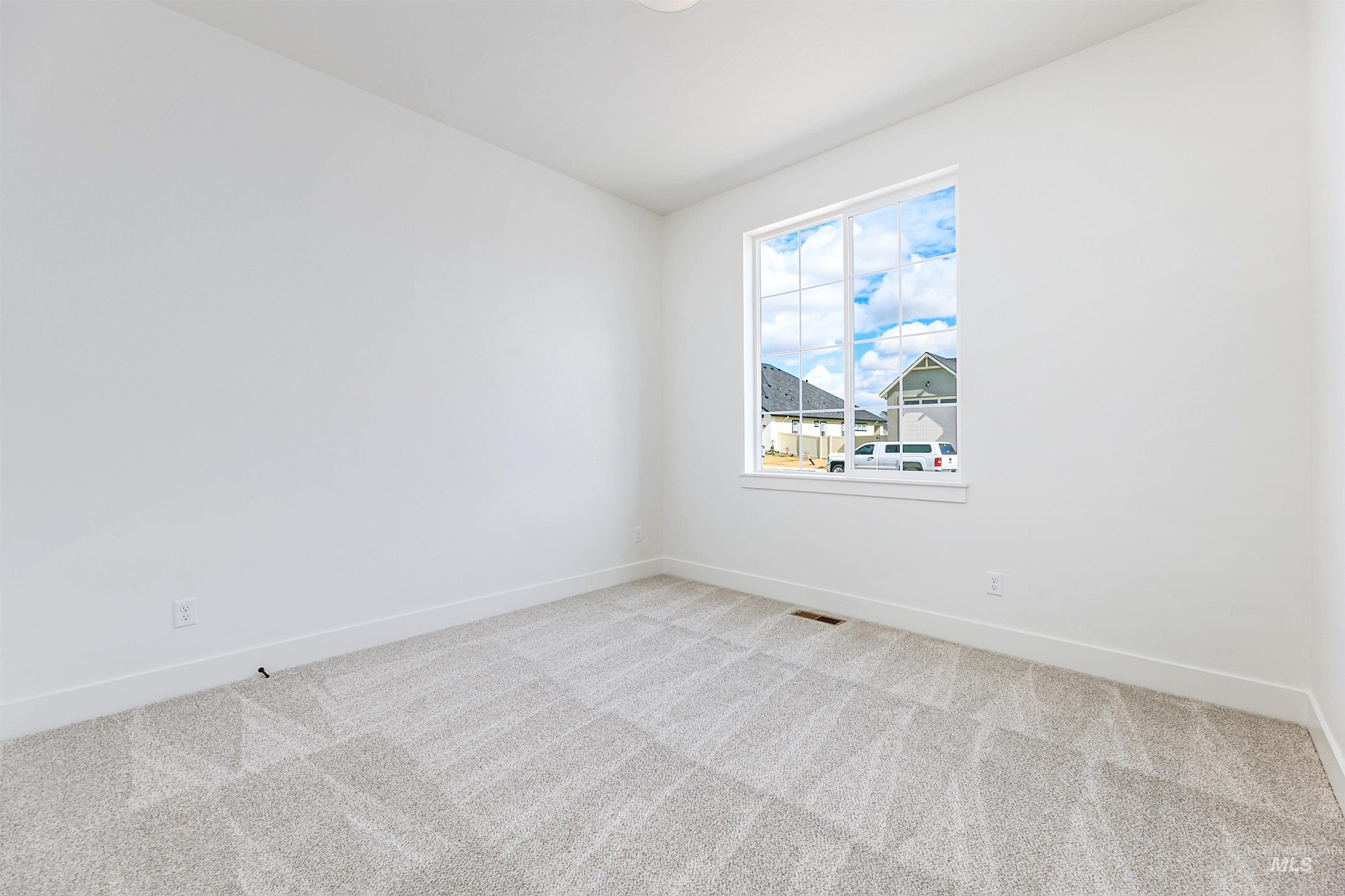 2941 N Ajax Ave. Property Photo 23