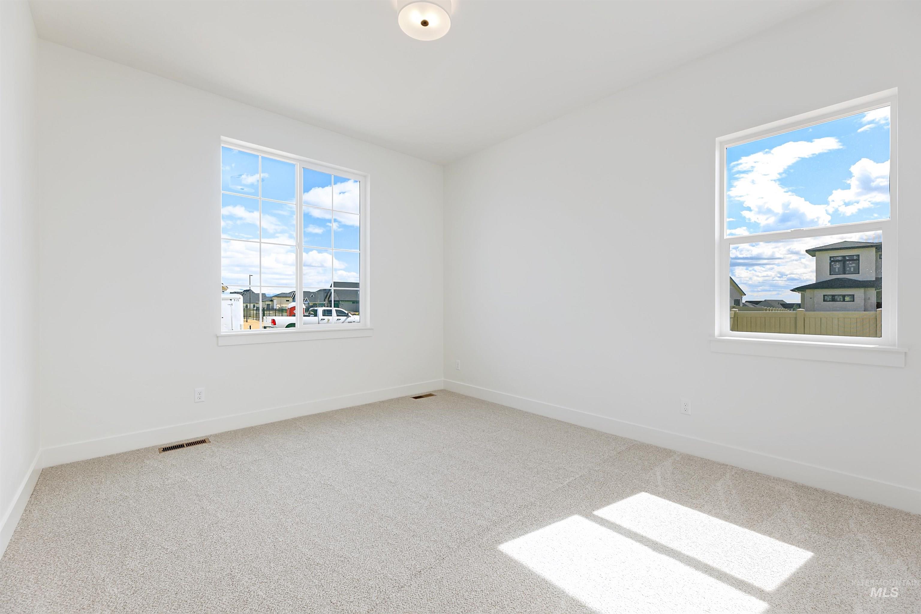 2941 N Ajax Ave. Property Photo 29