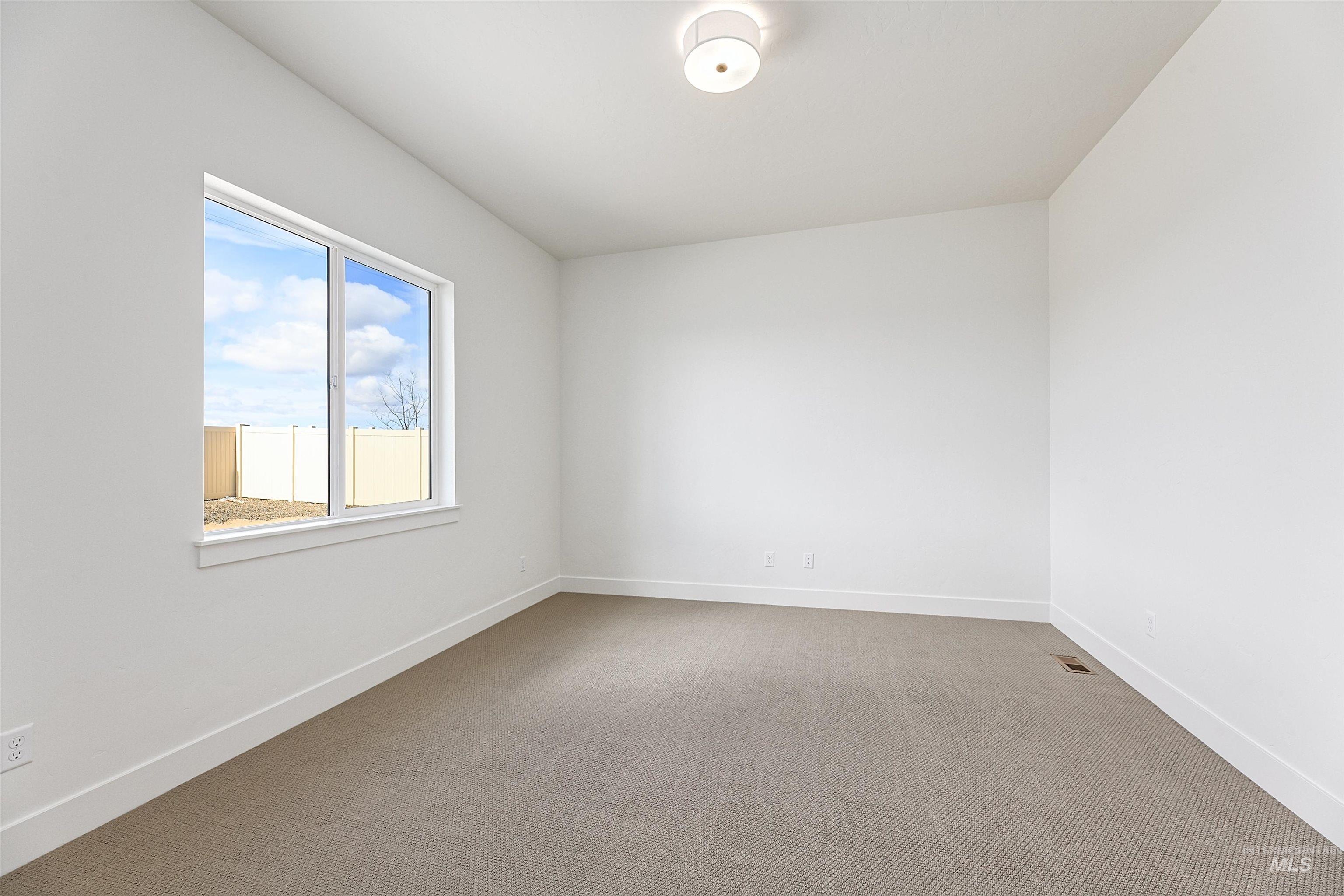 2941 N Ajax Ave. Property Photo 32