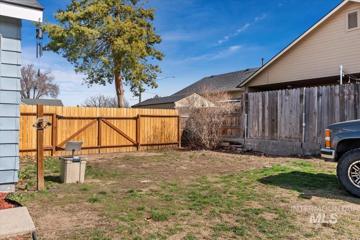 120 Mead St Property Photo 28
