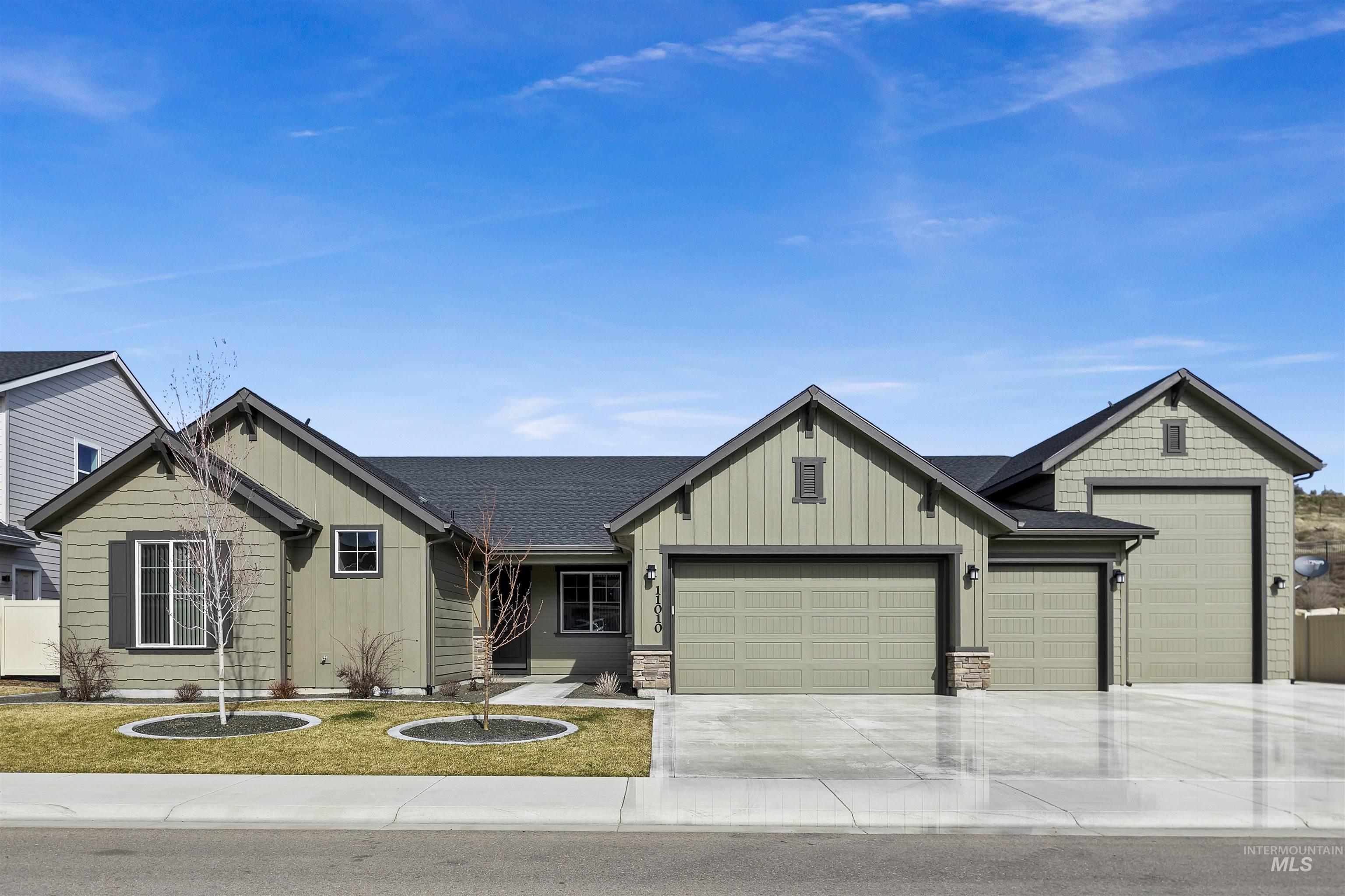 Collina Vista Real Estate Listings Main Image