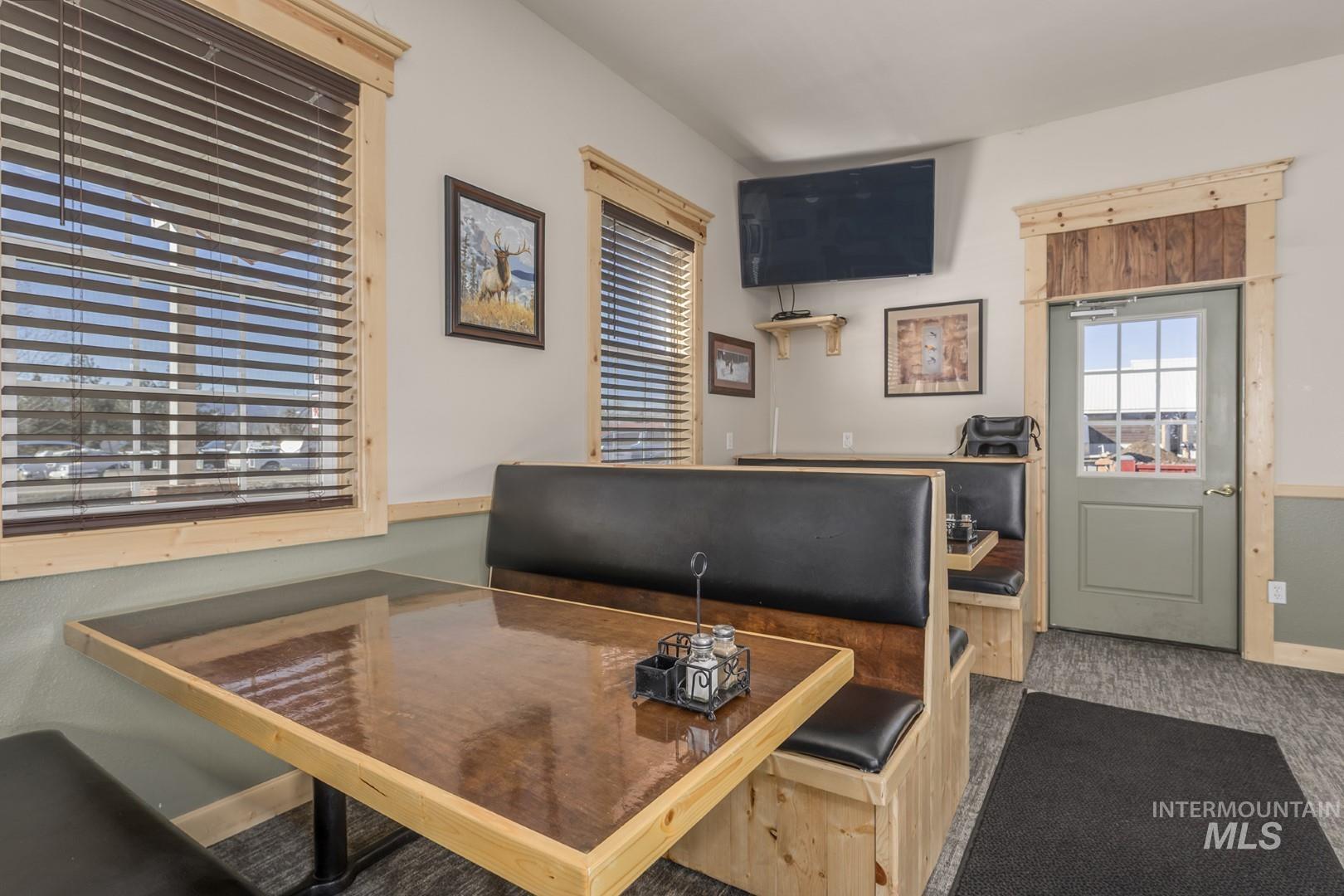 104 1/2 Dartmouth Property Photo 7