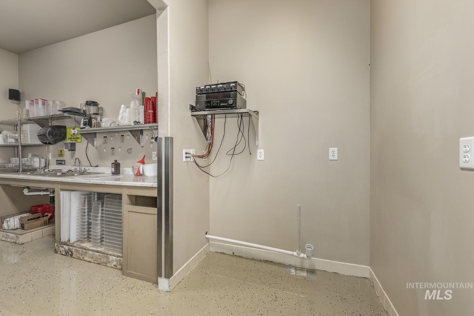 104 1/2 Dartmouth Property Photo 30