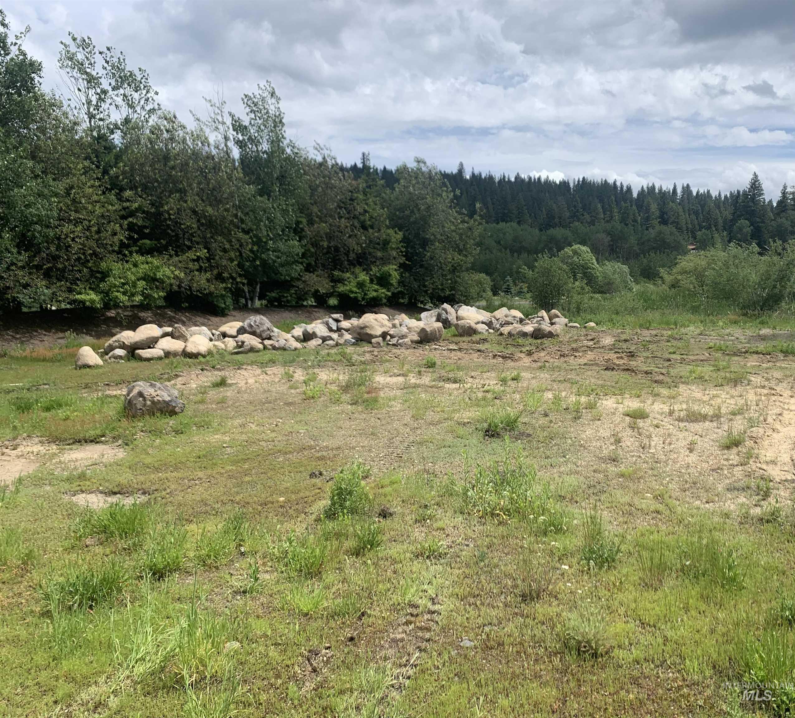 1408 & 1412 Mountain Meadow Dr Property Photo 4