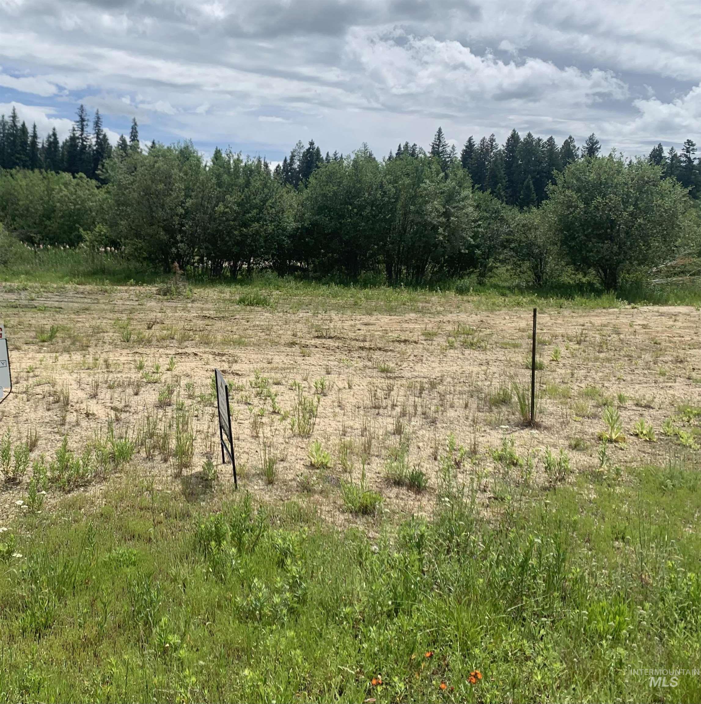 1408 & 1412 Mountain Meadow Dr Property Photo 6