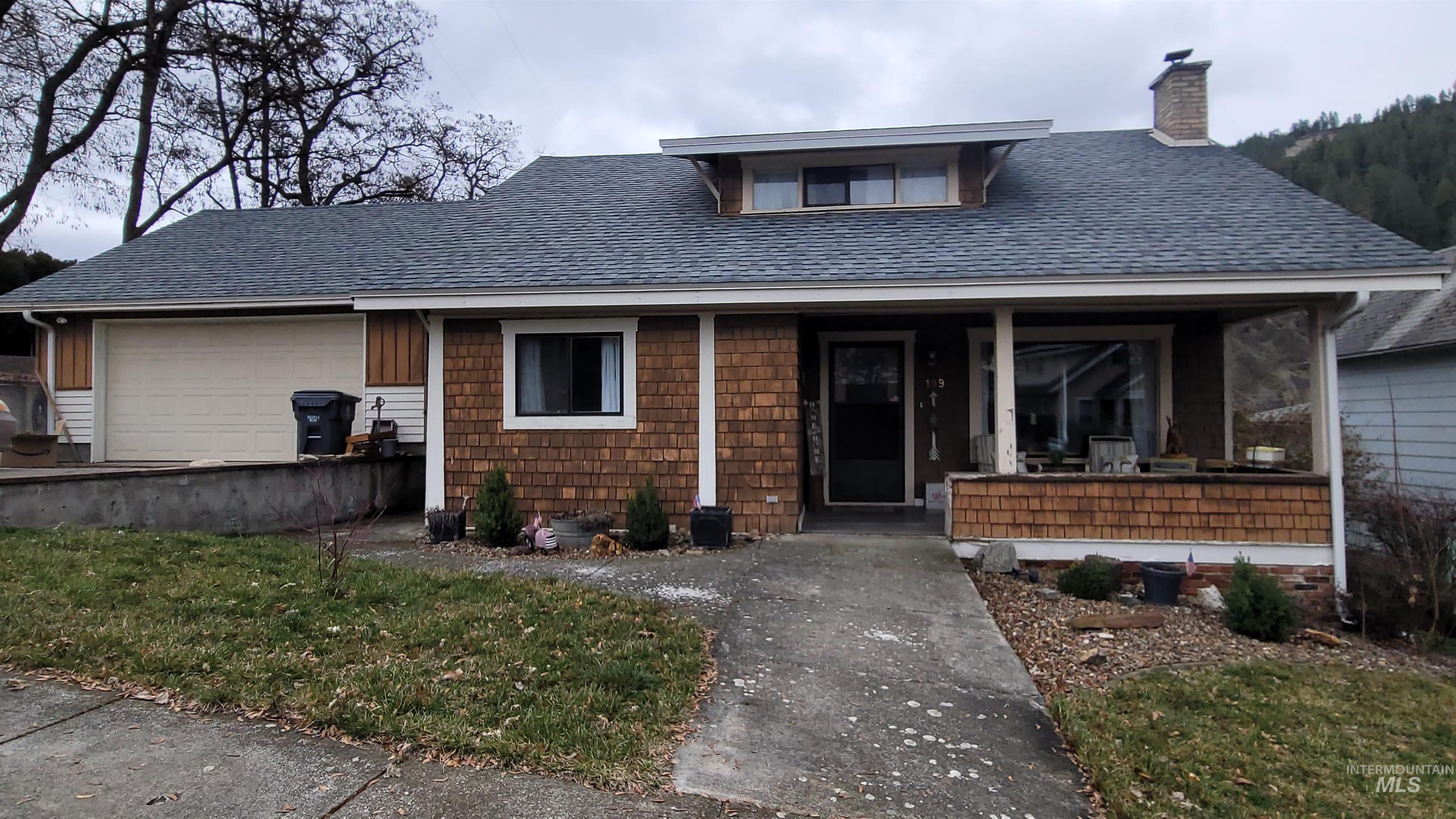109 N 9th St. Property Photo