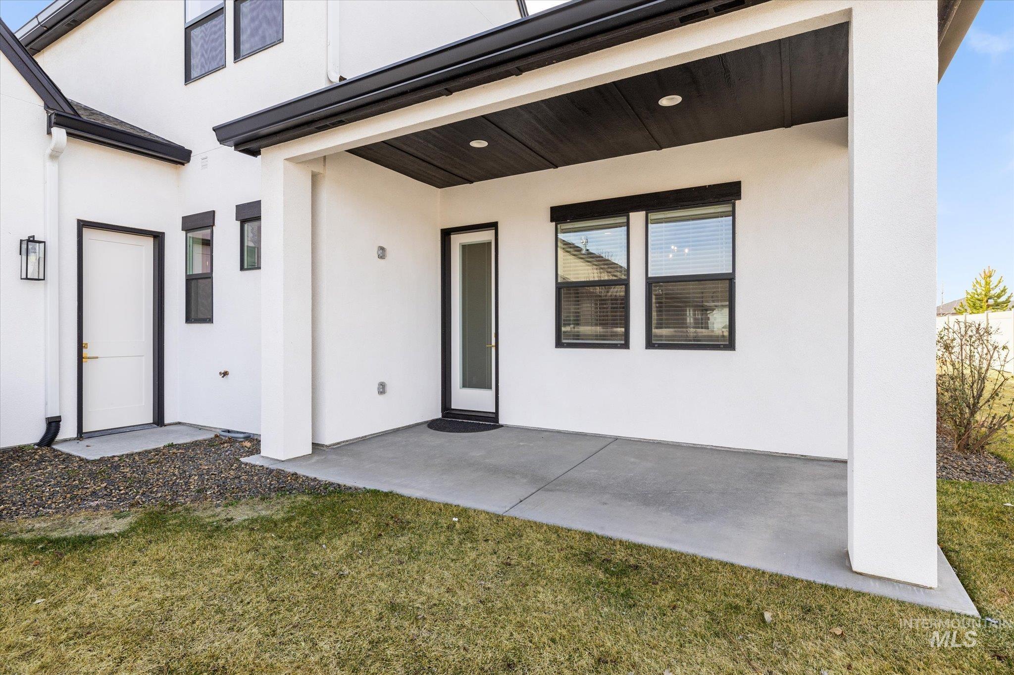 2535 N Penrose Pl Property Photo 45