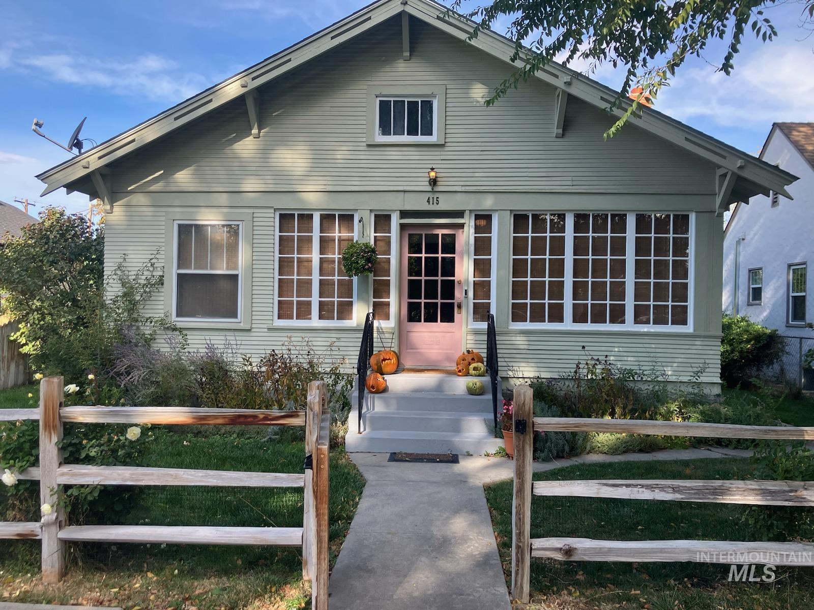 415 14th Ave S Property Photo