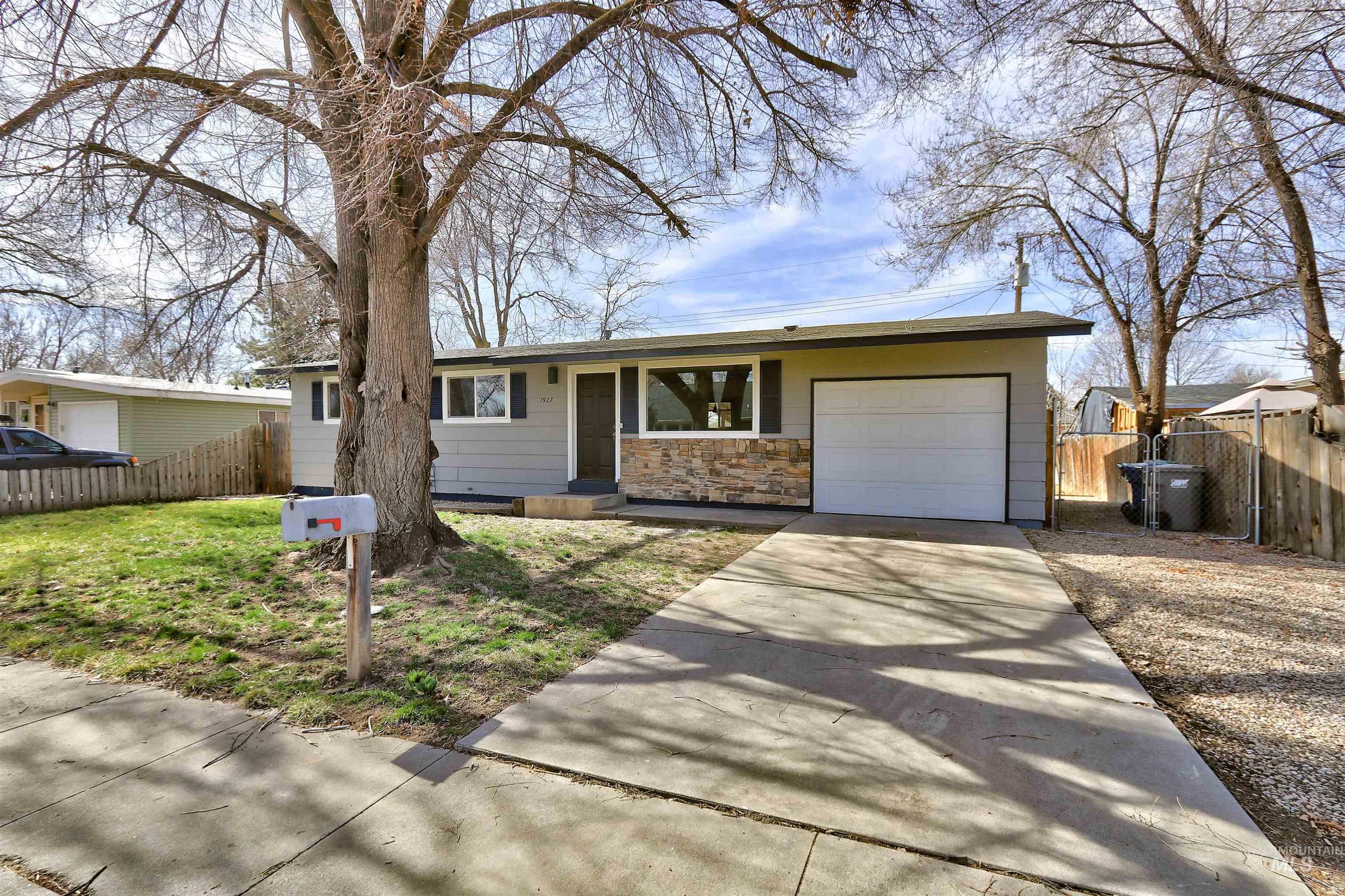 Fran Sub Real Estate Listings Main Image