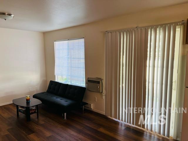 203 & 205 S Owyhee St Property Photo 8